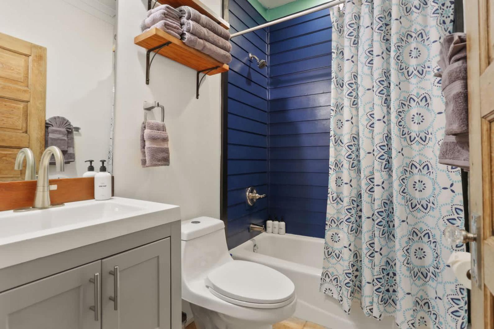 Heart Of Midcity Front Porch 3bd 2 Bath Streetcar *