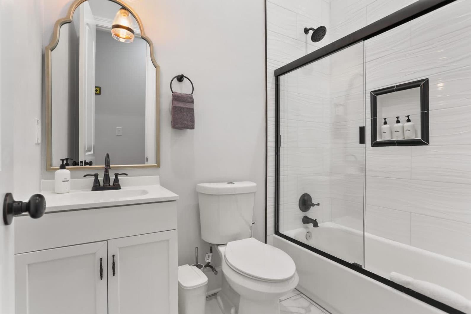 Stylish 3br W Parking Balcony Walk Everywhere Holiday home *