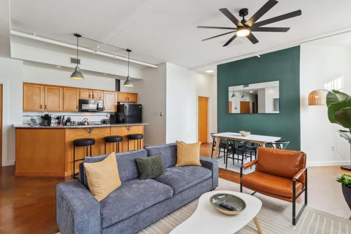 Stylish Industrial Loft In Warehouse District