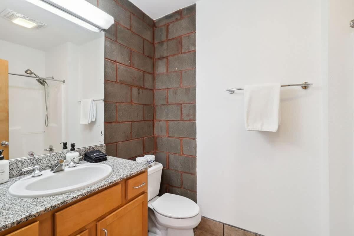 Stylish Industrial Loft In Warehouse District *