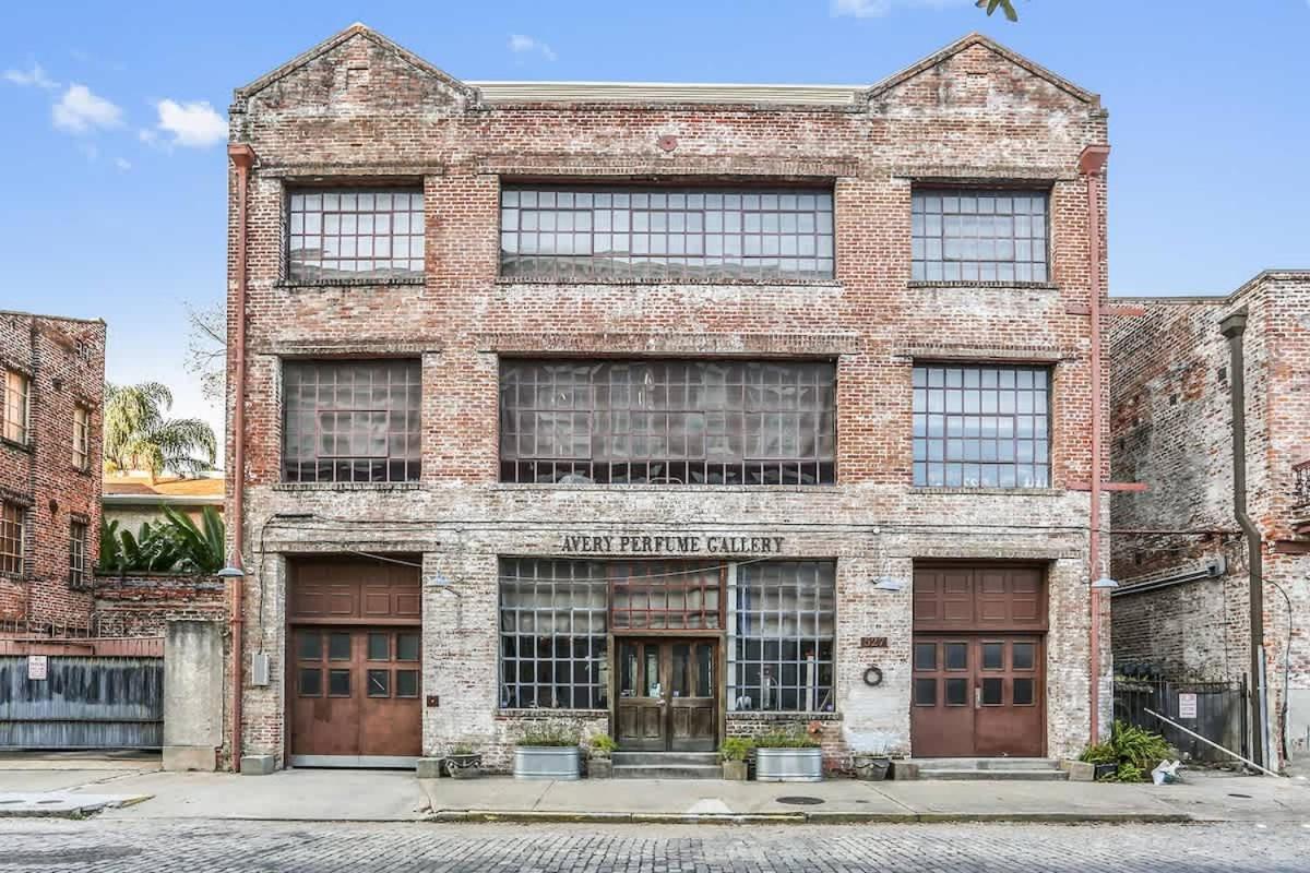 Stylish Industrial Loft In Warehouse District Apartment New Orleans