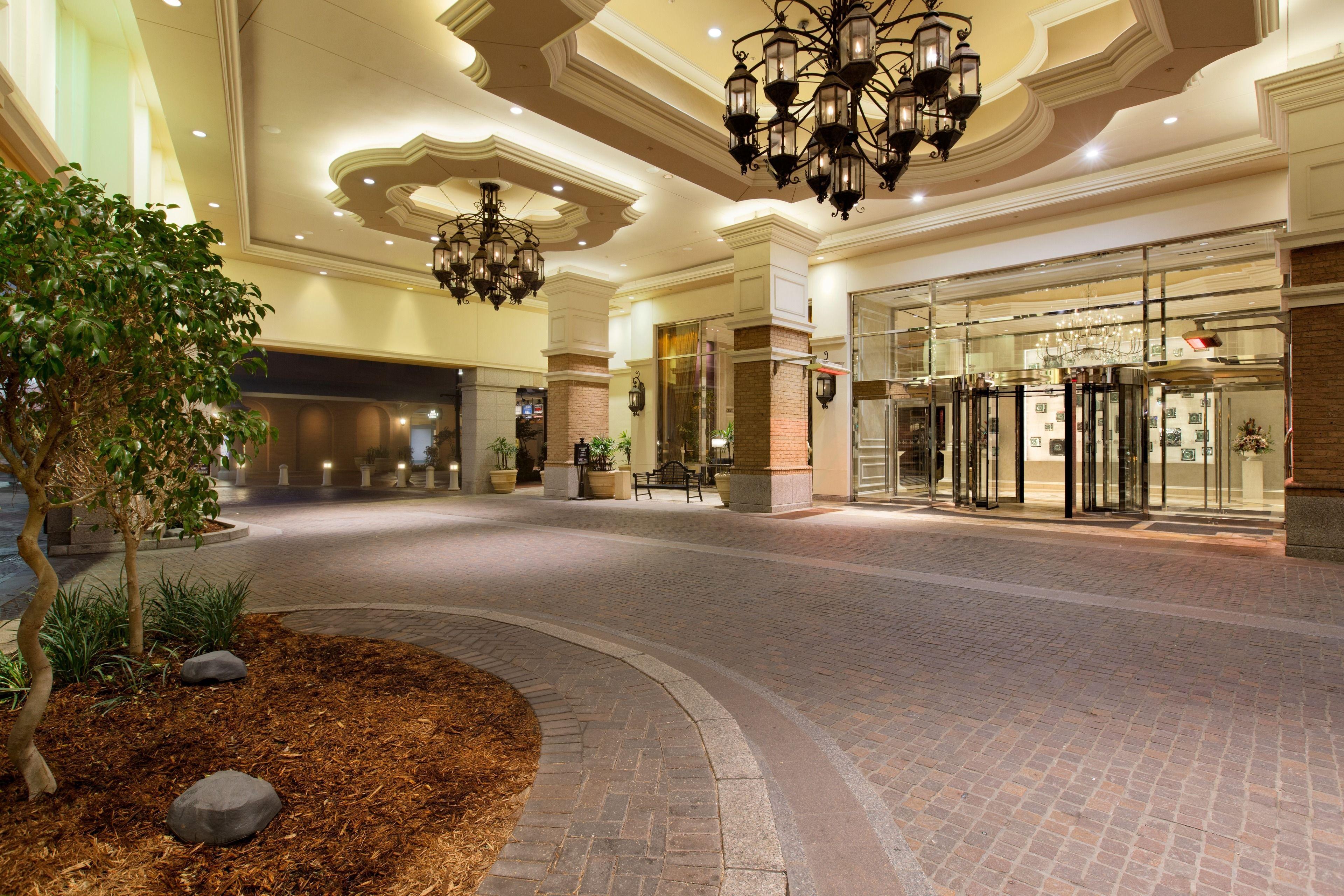 Hotel Caesars New Orleans, A Caesars Destination 4*