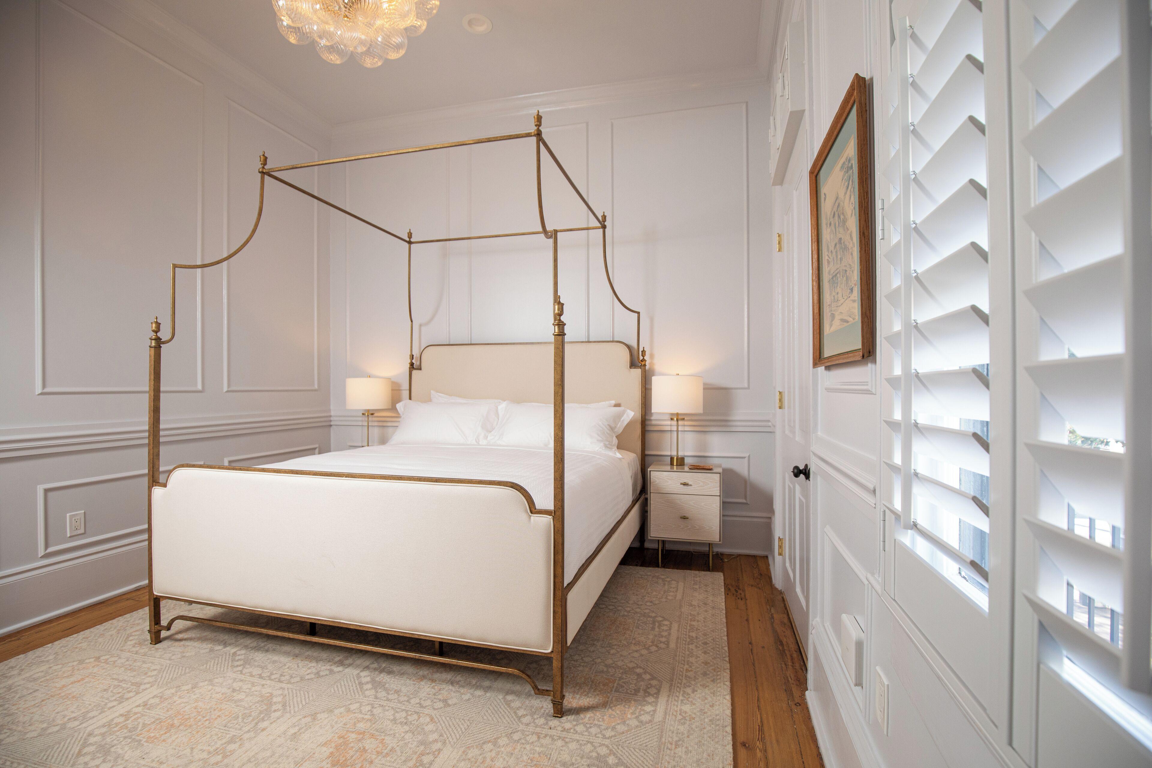 The Prytania Oaks Inn