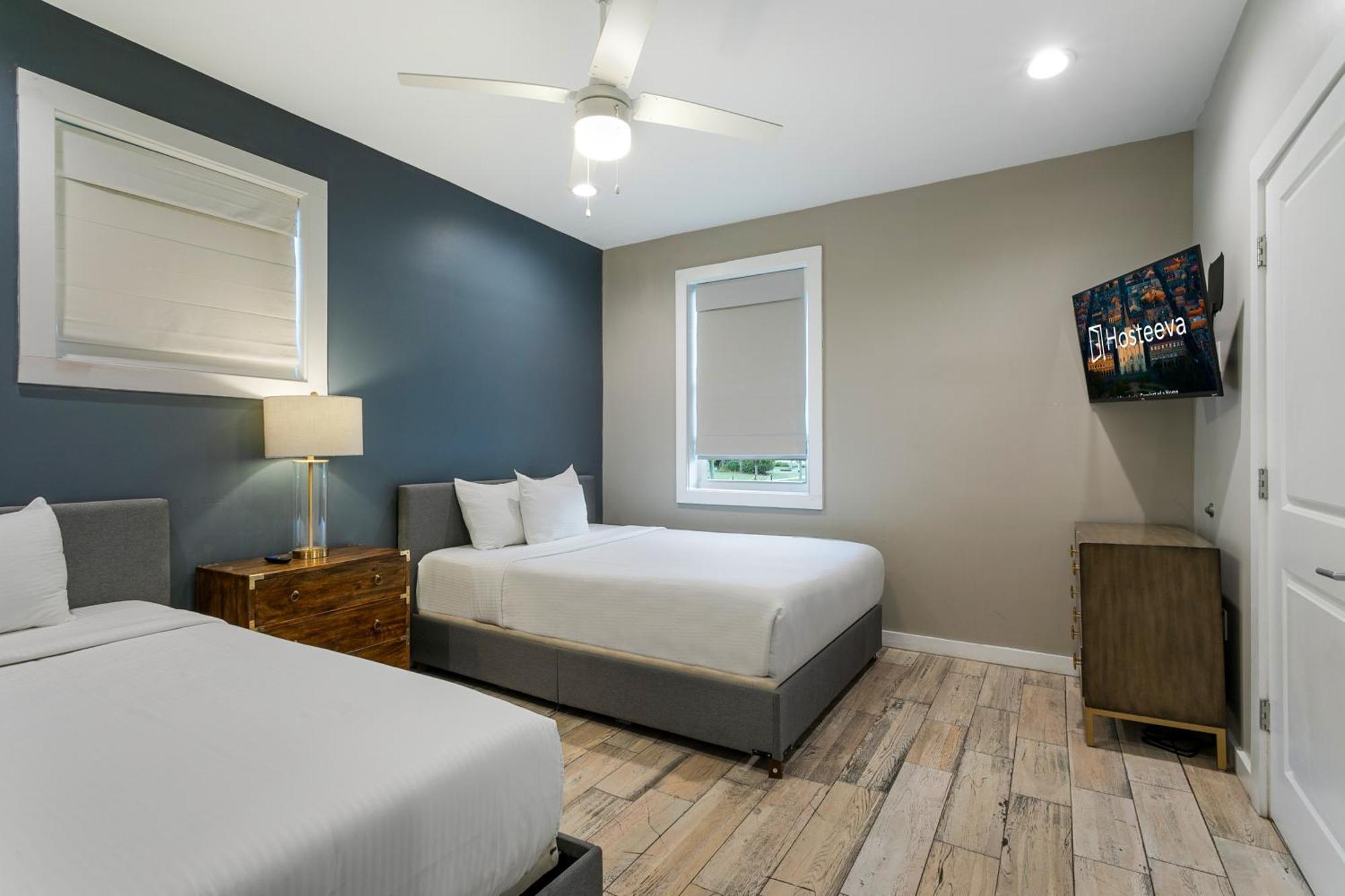 Spacious 4br W Pool & Parking !!!