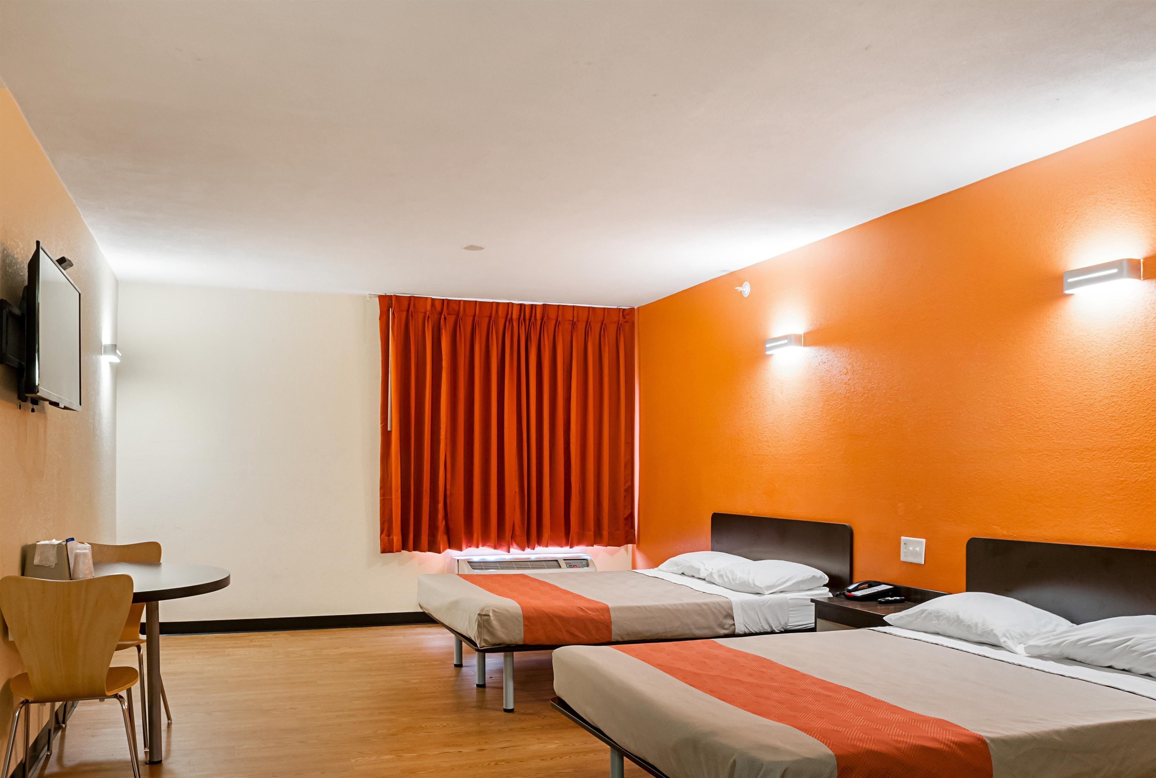 Hotel 6-new Orleans, La - Near Downtown