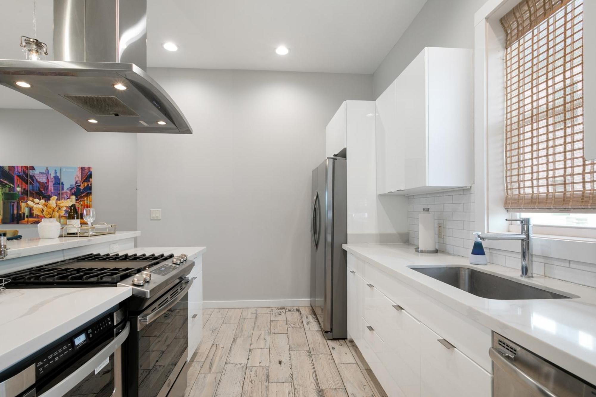 Newly Renovated 3 Story W Pool, Garage & Balconies Holiday home New Orleans