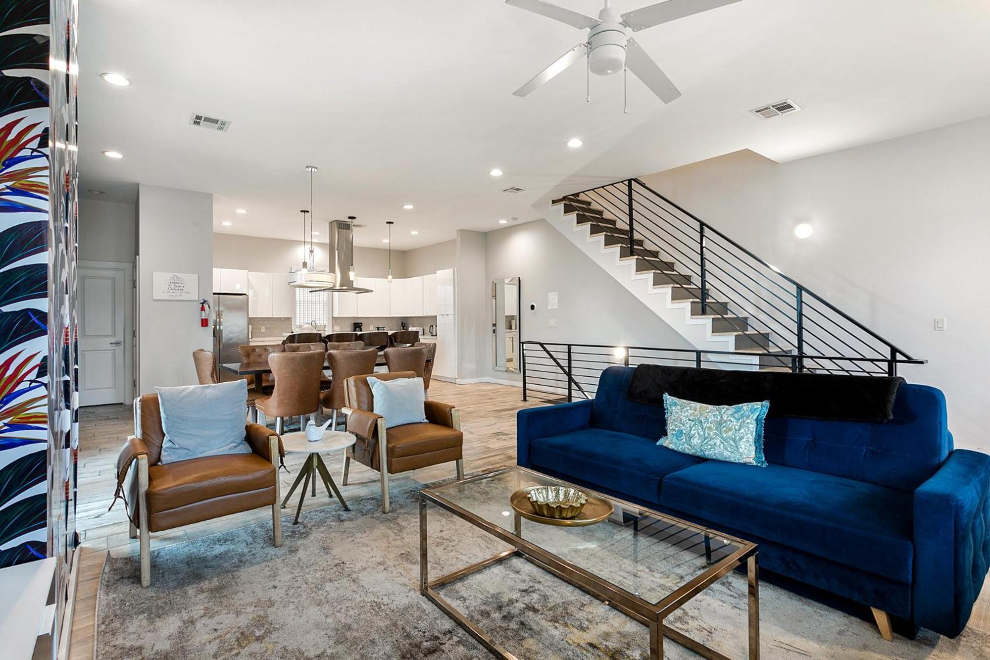 Luxury 3-story W Pool & Parking Garage * New Orleans