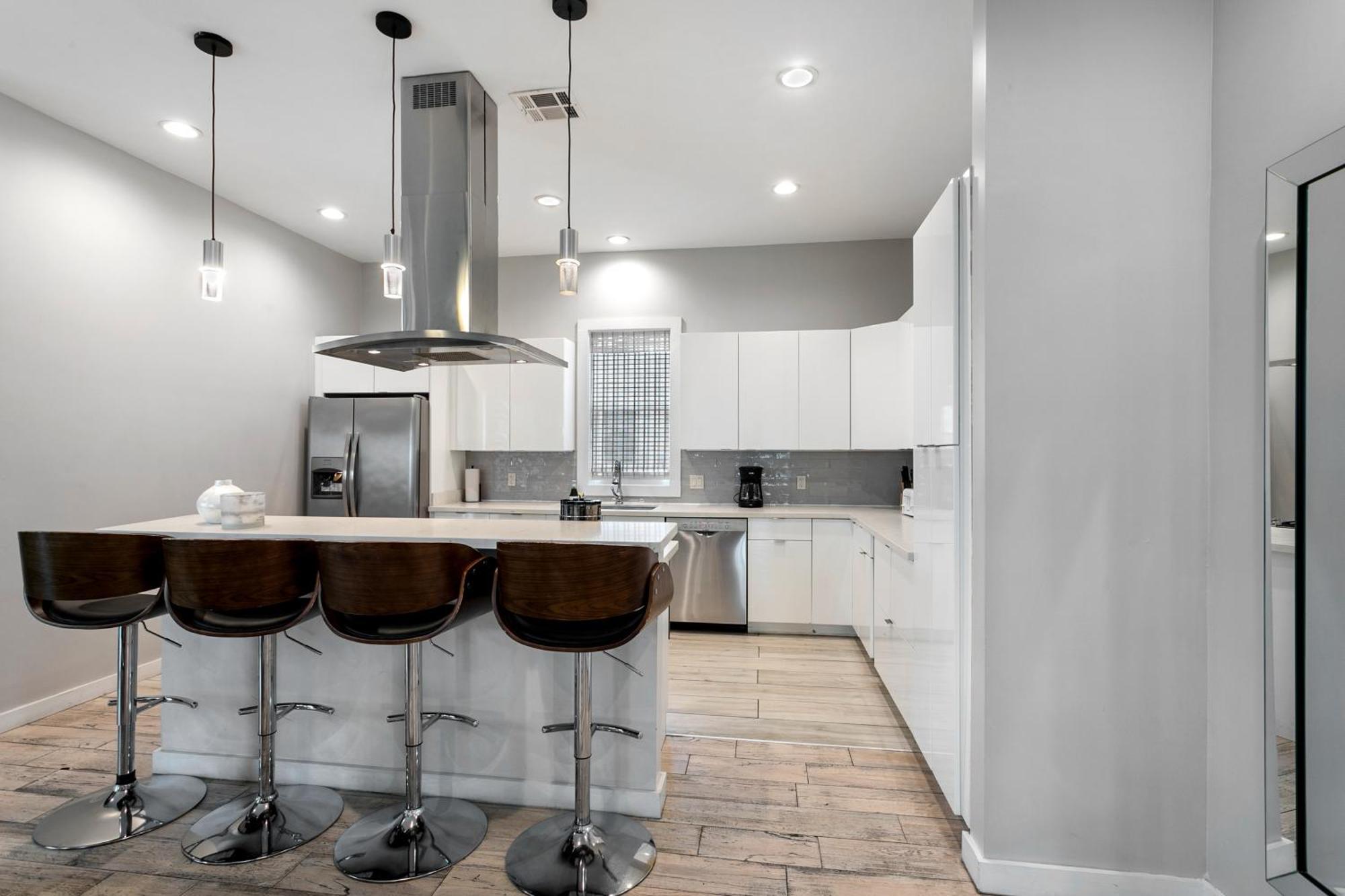 Holiday home Luxury 3-story W Pool & Parking Garage