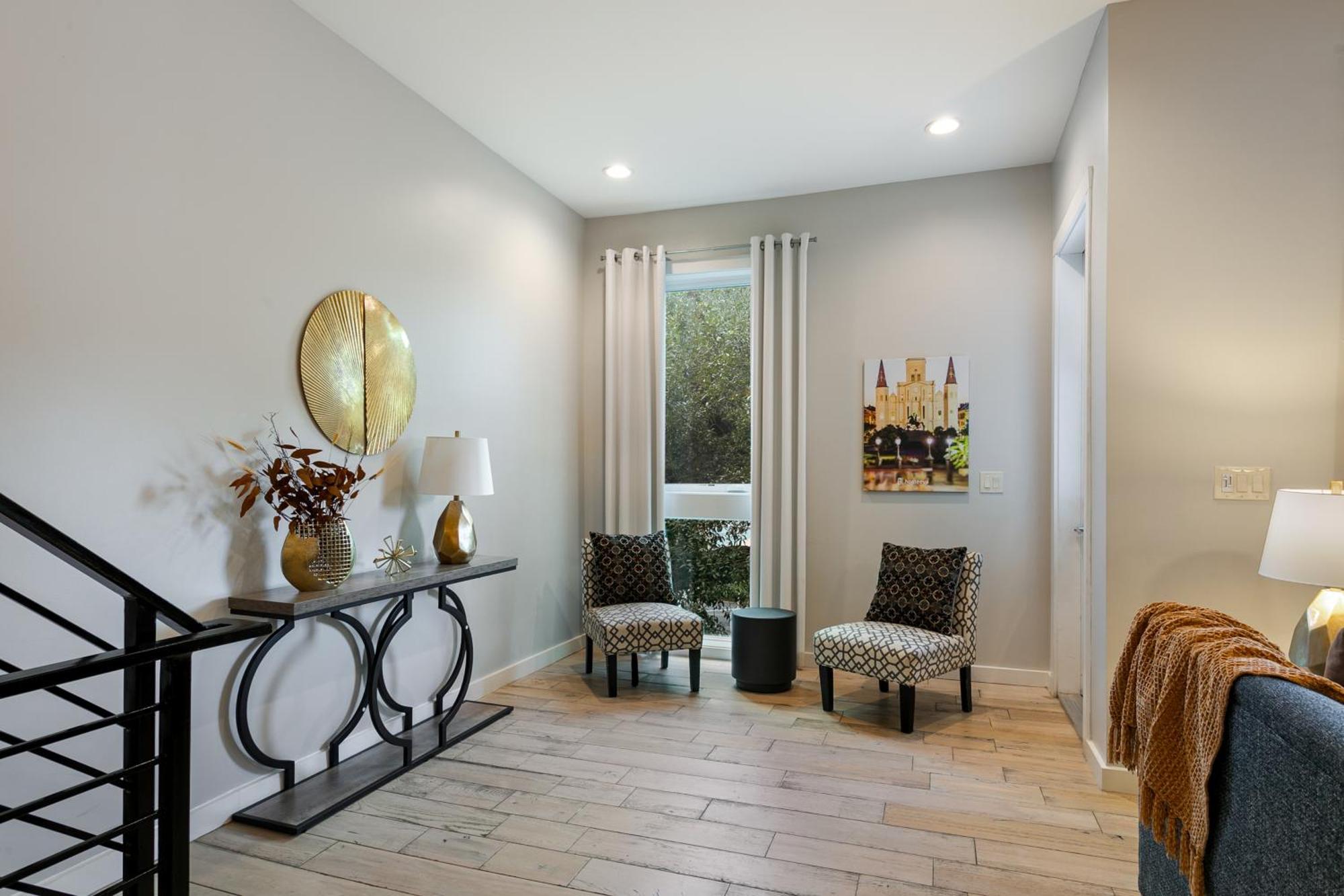 Newly Renovated 3 Story W Pool, Garage & Balconies Holiday home New Orleans