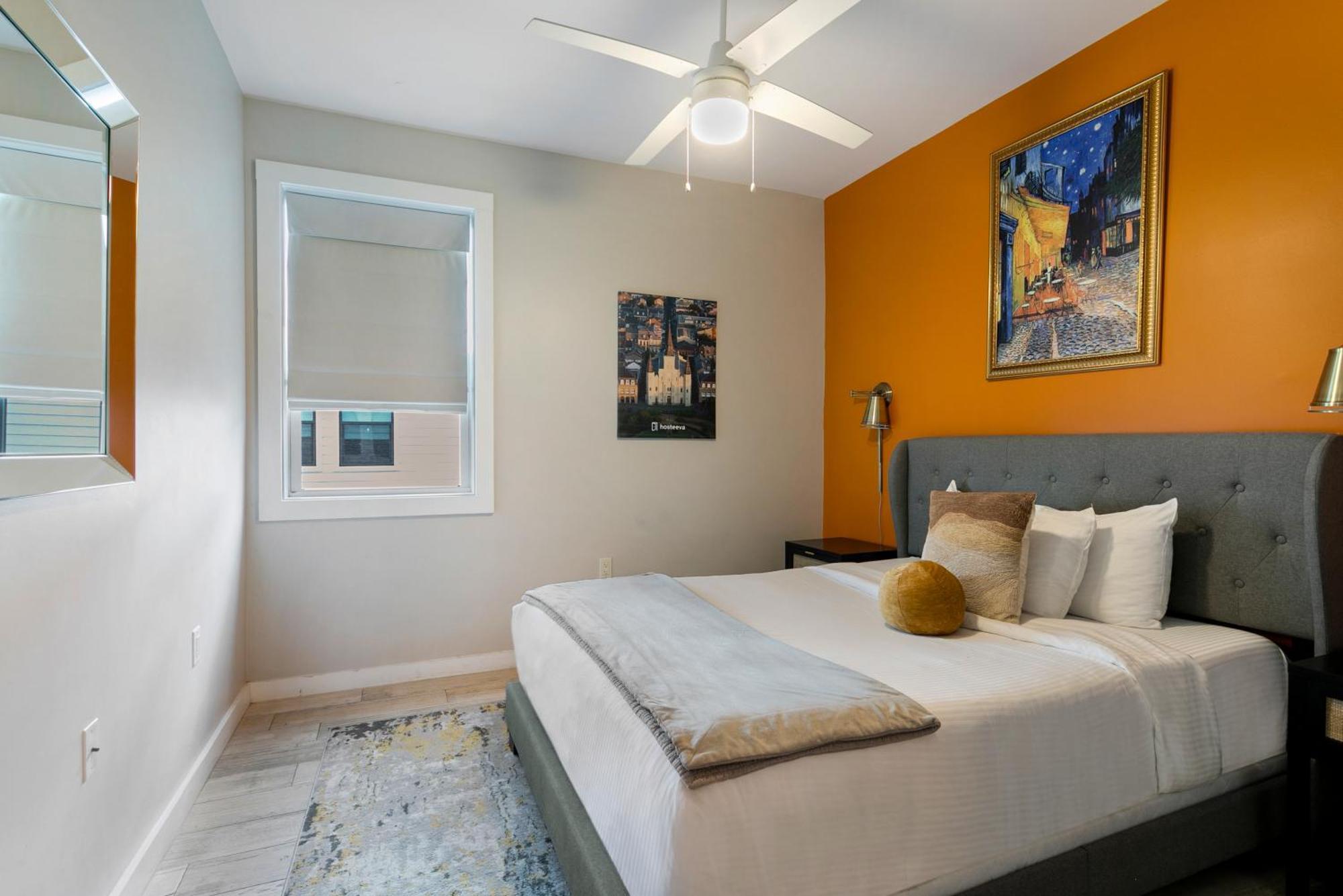 Luxury 3-story W Pool & Parking Garage New Orleans