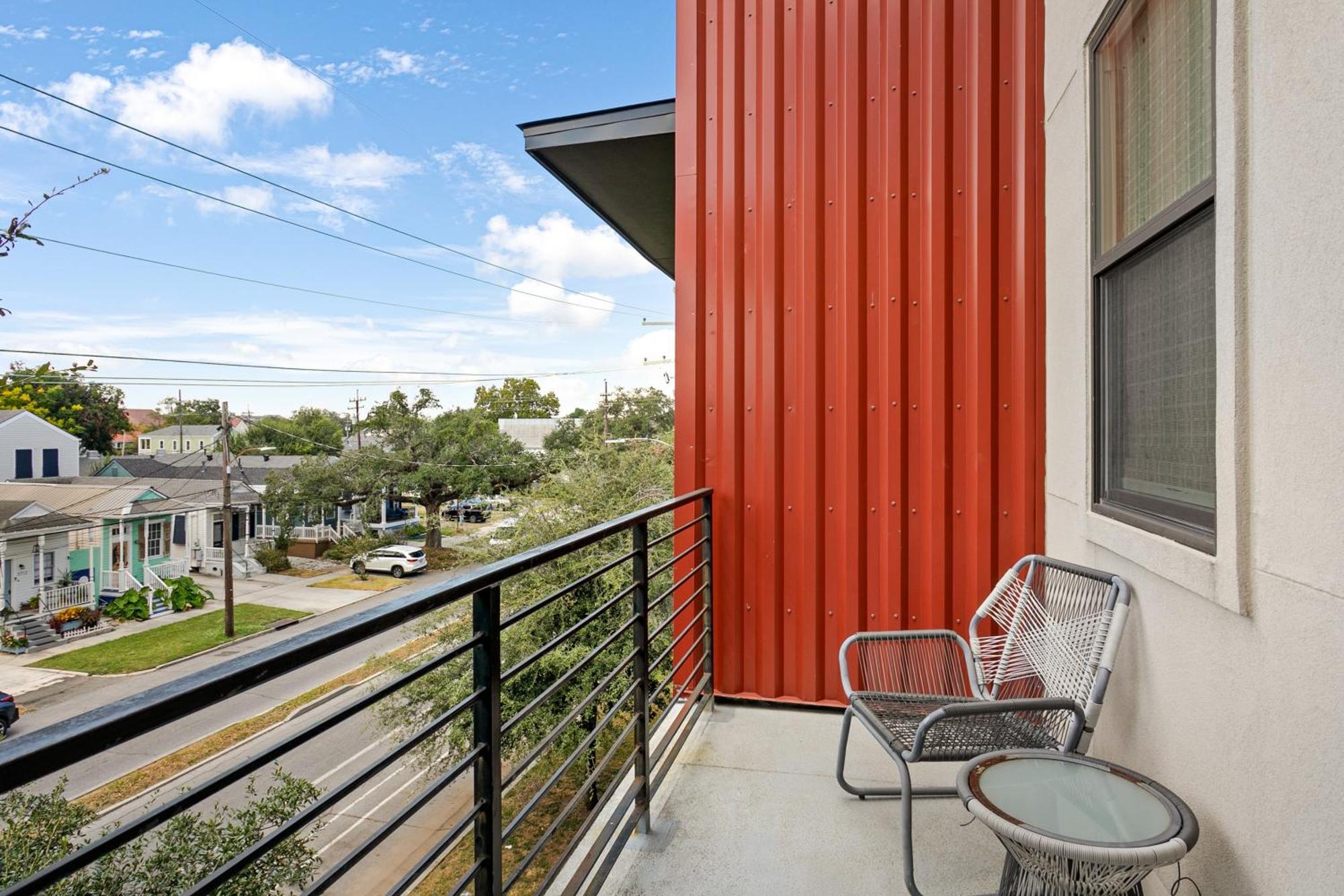 Newly Renovated 3 Story W Pool, Garage & Balconies *