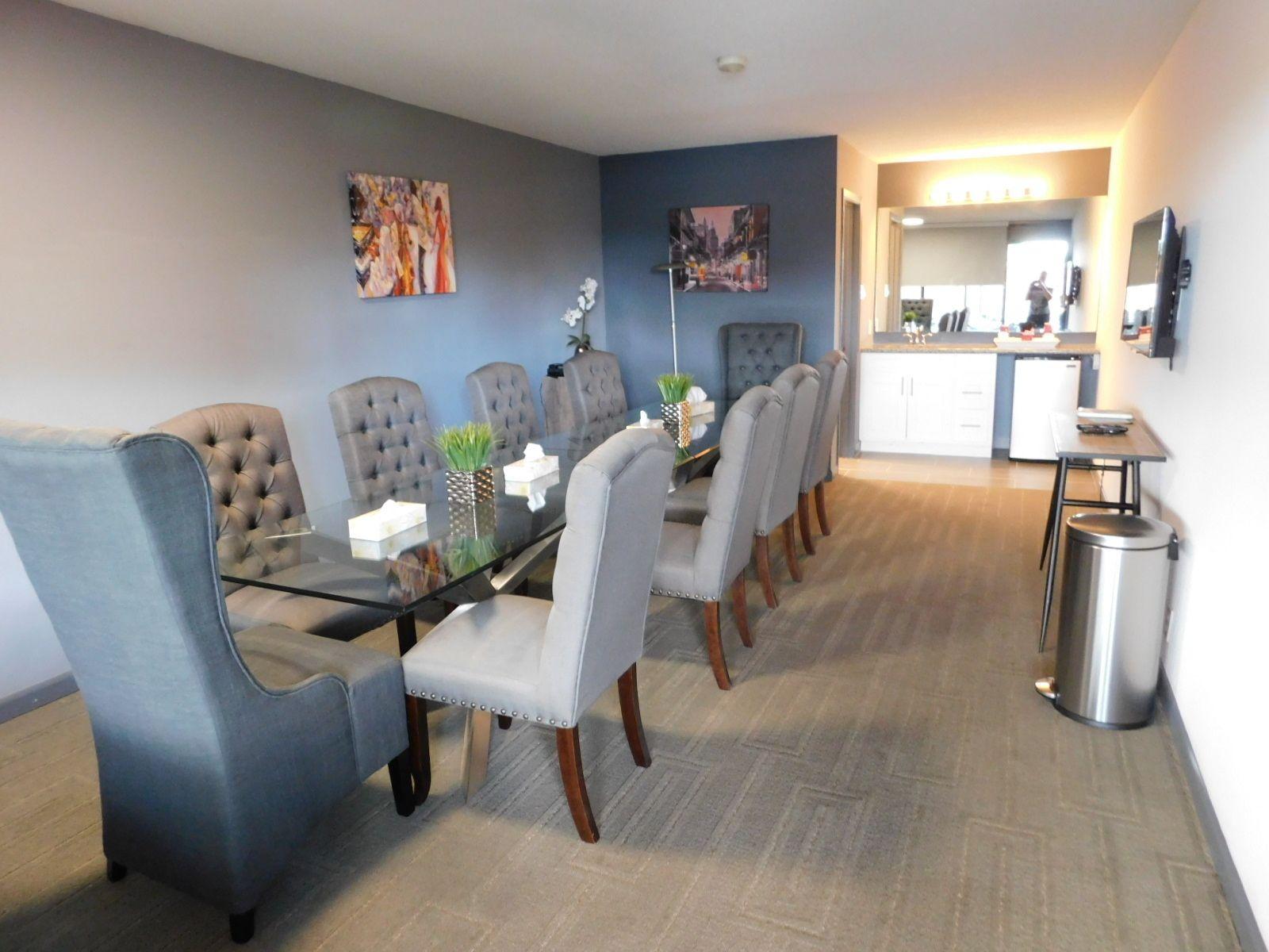 Hotel 10 Extended Stay Hotel