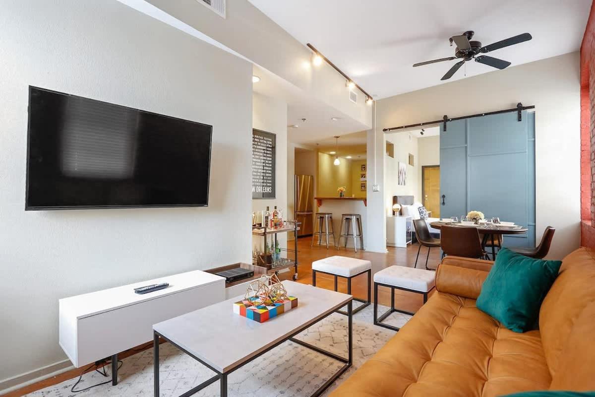 Group Getaway - 2 Modern 3br-2ba Warehouse Flats - 6 Bedrooms & 4 Baths Total Apartment *