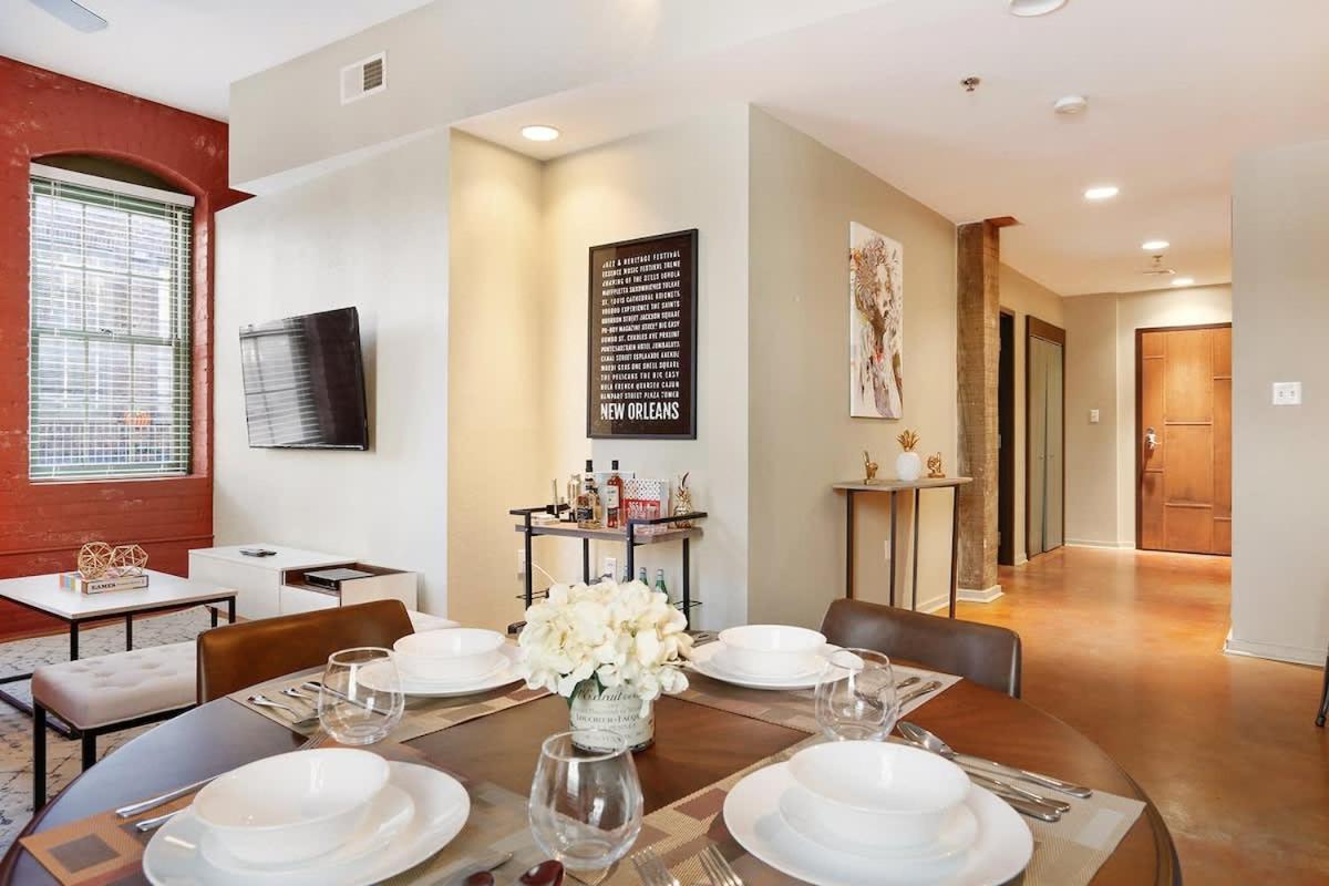 Apartment Group Getaway - 2 Modern 3br-2ba Warehouse Flats - 6 Bedrooms & 4 Baths Total