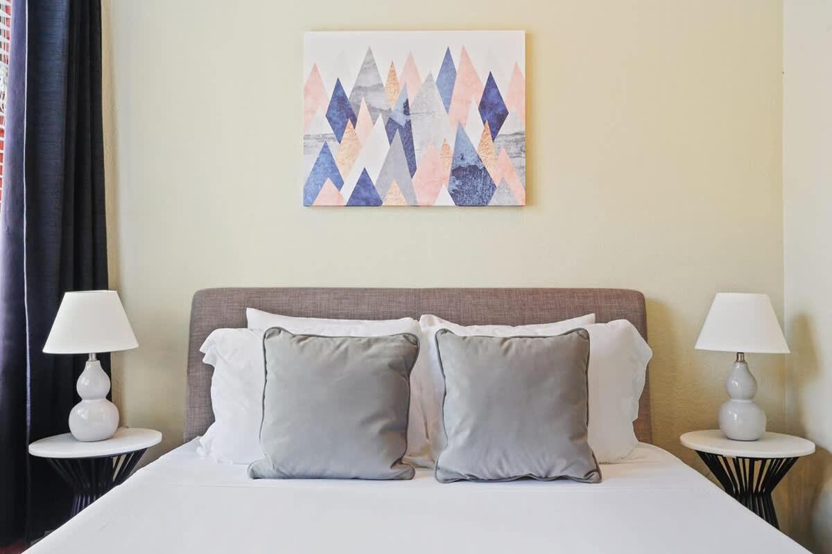 Group Getaway - 2 Modern 3br-2ba Warehouse Flats - 6 Bedrooms & 4 Baths Total