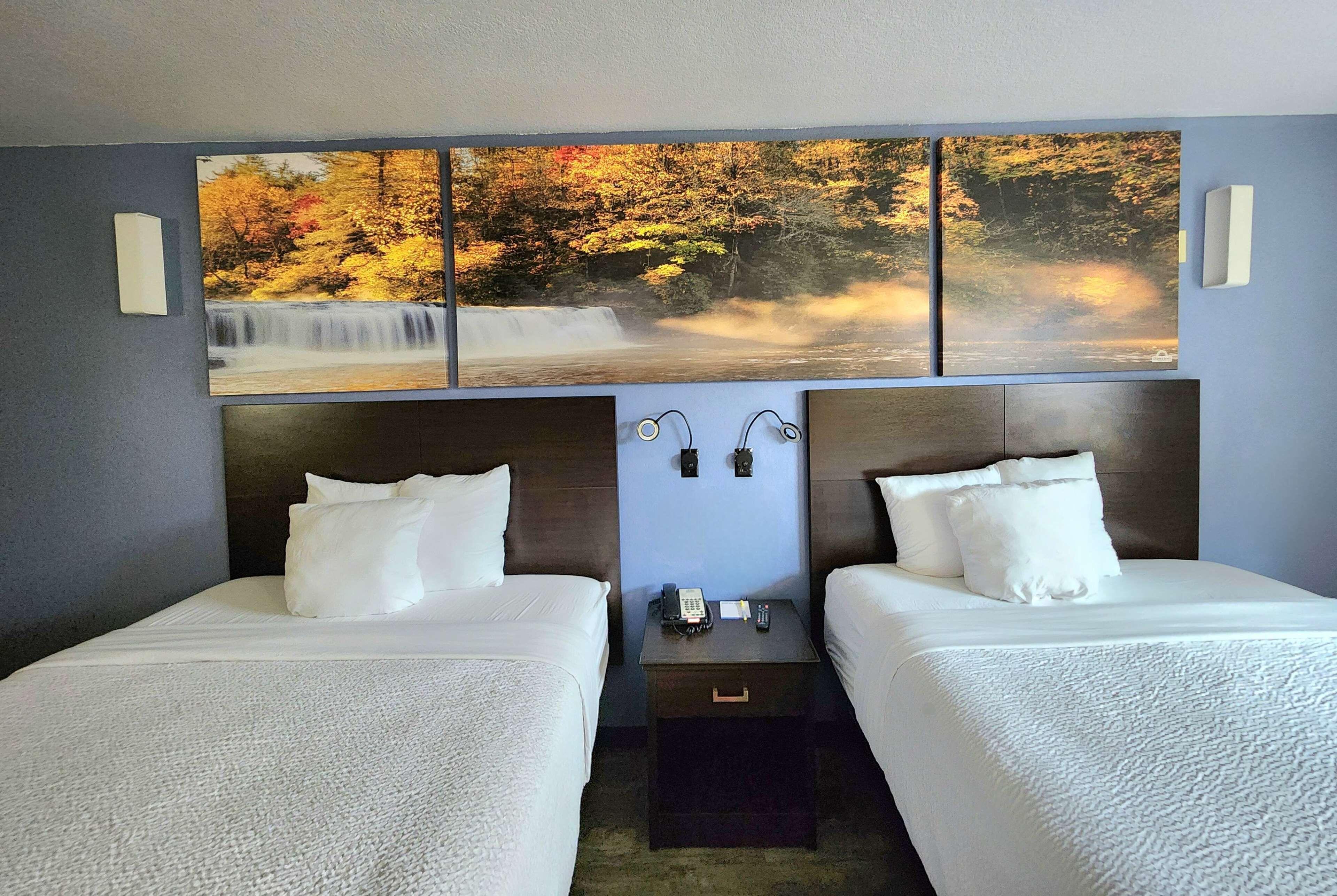 Days By Wyndham Pontchartrain Hotel 3*