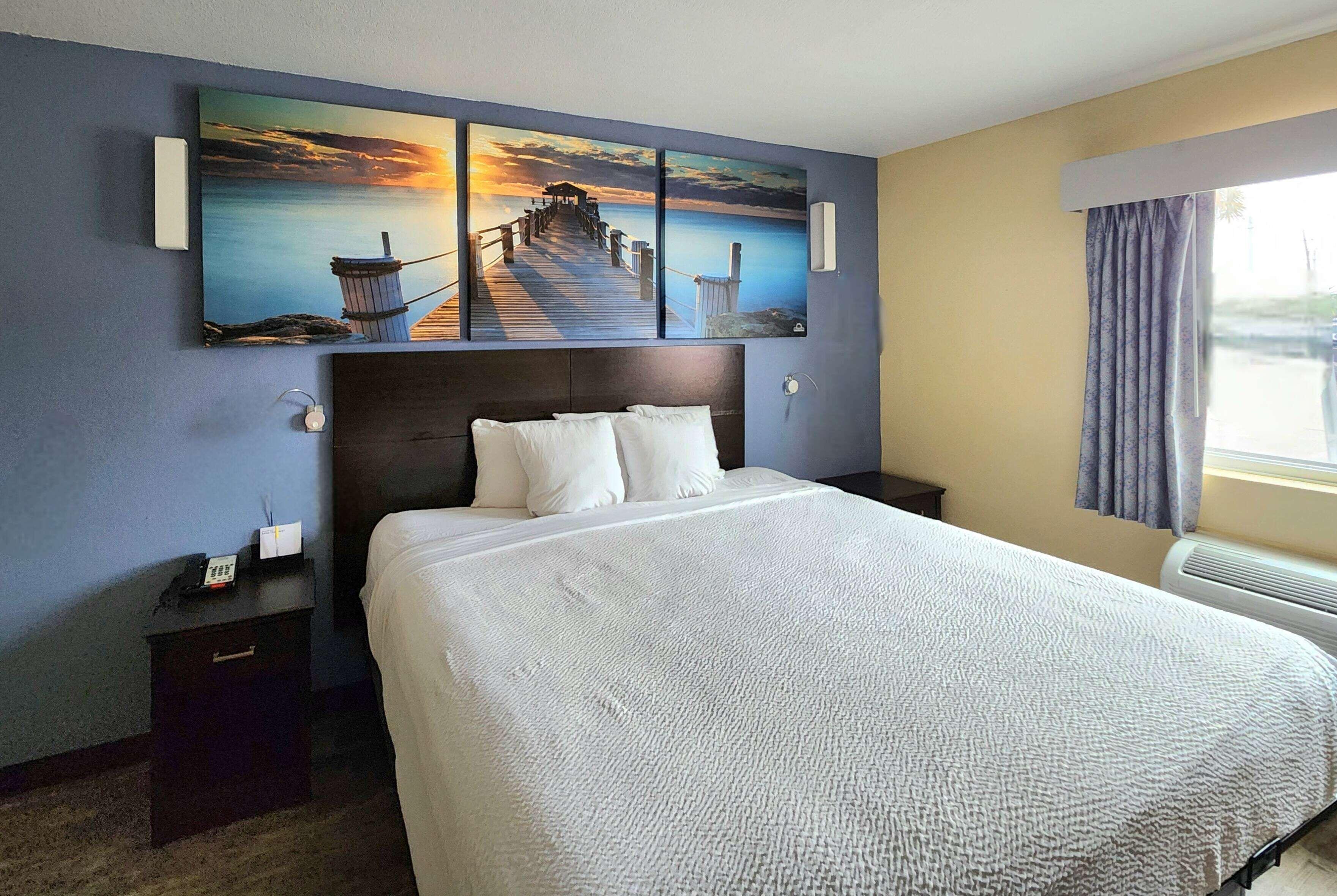 Days By Wyndham Pontchartrain Hotel 3*