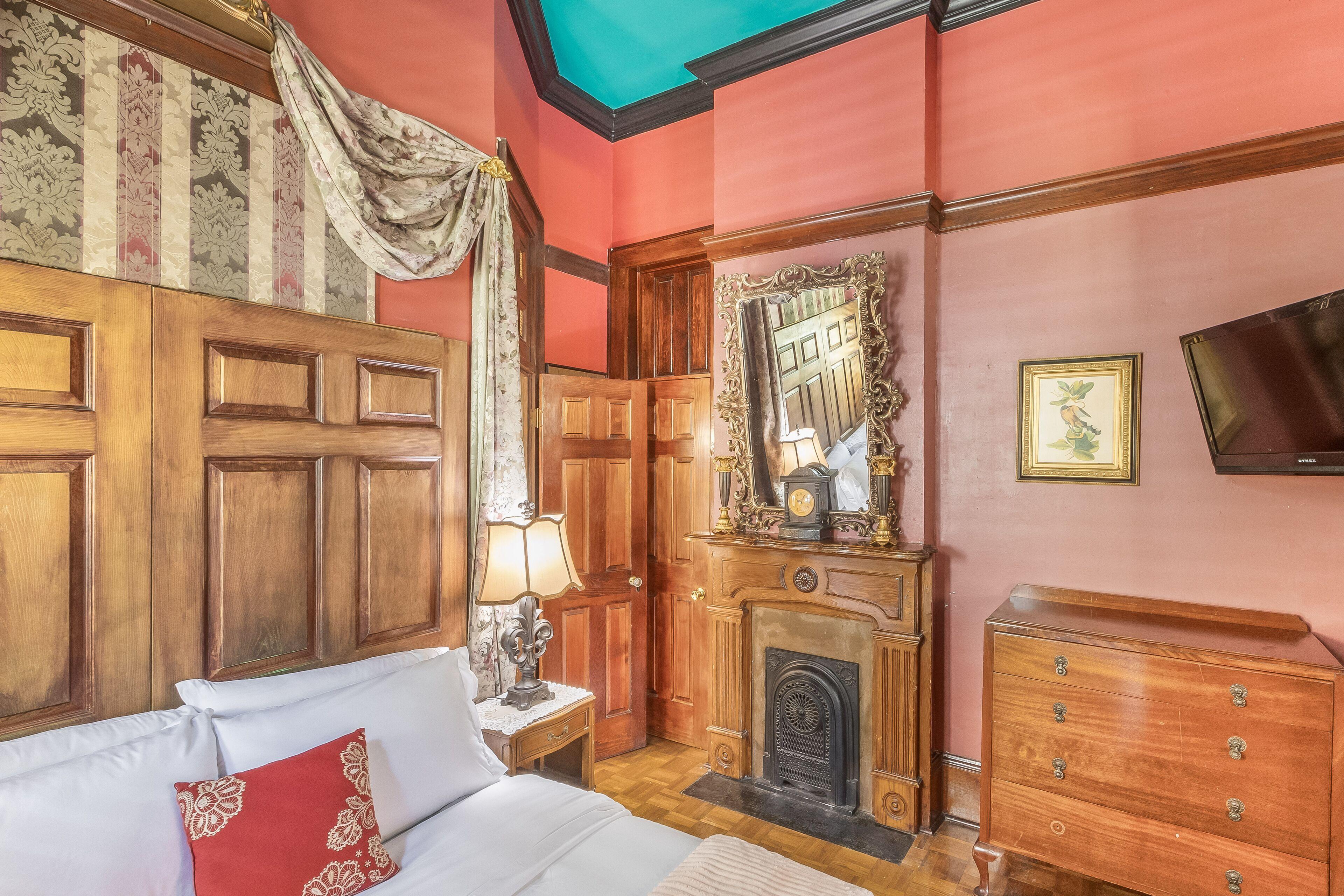 Royal Barracks Hotel