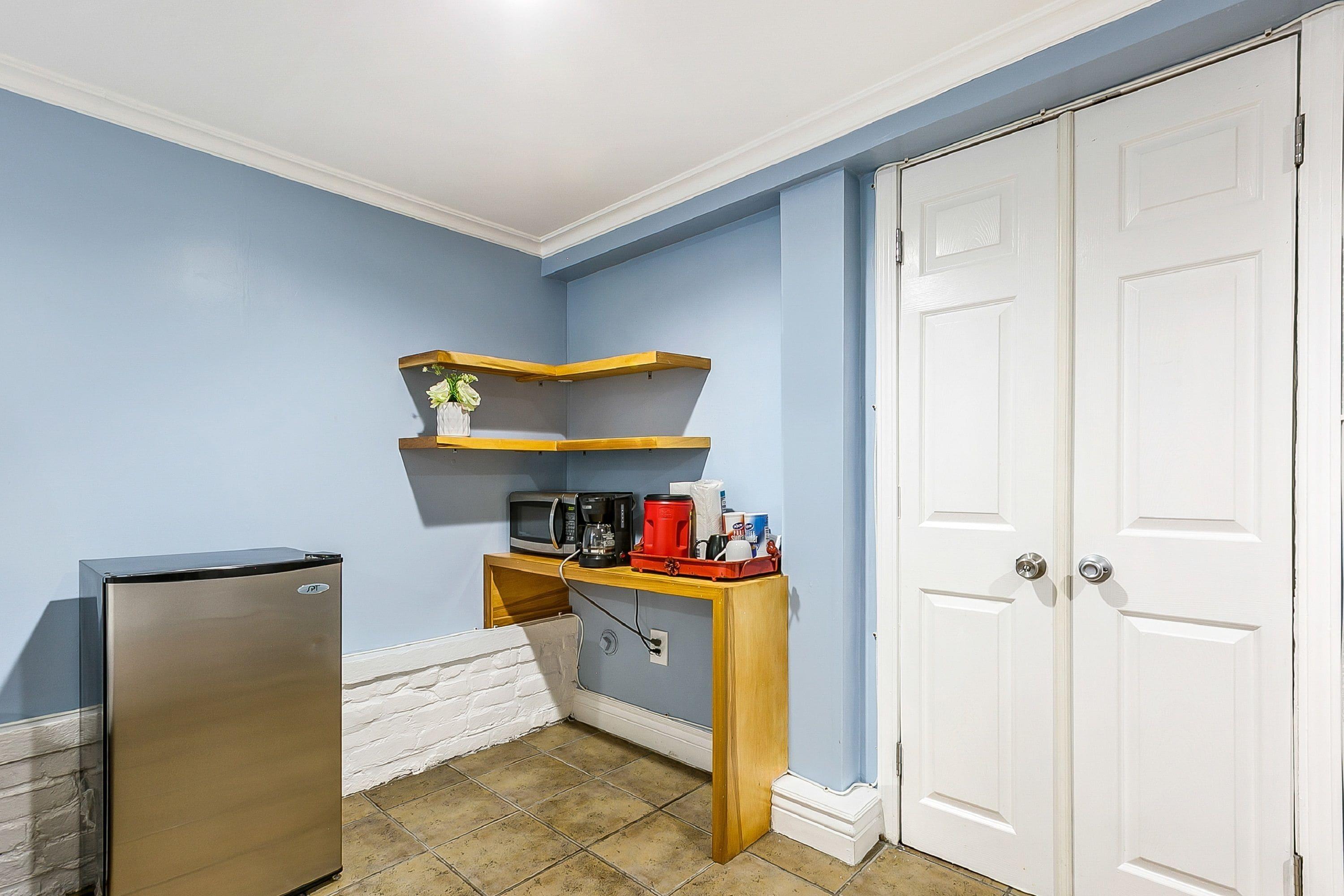 Comfortable Rooms Near All Nola Hot Spots *