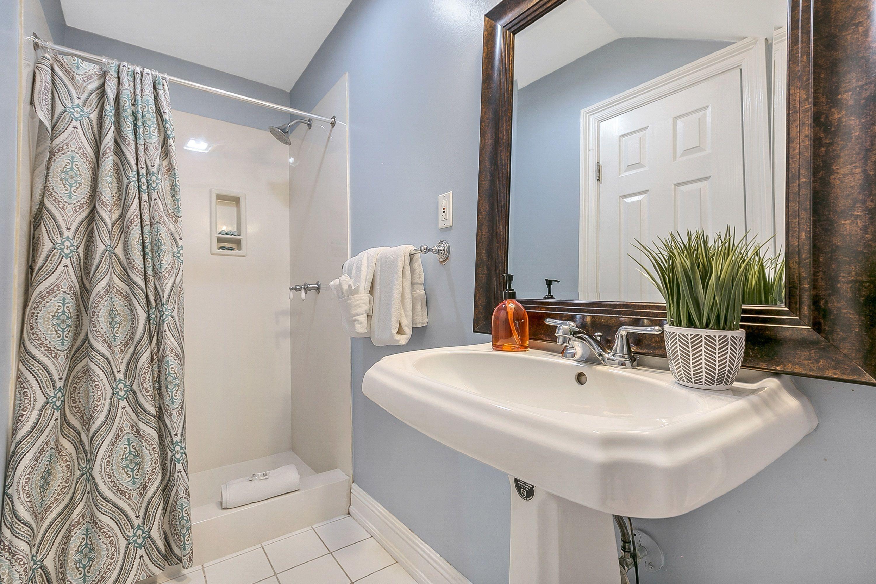 Comfortable Rooms Near All Nola Hot Spots * New Orleans