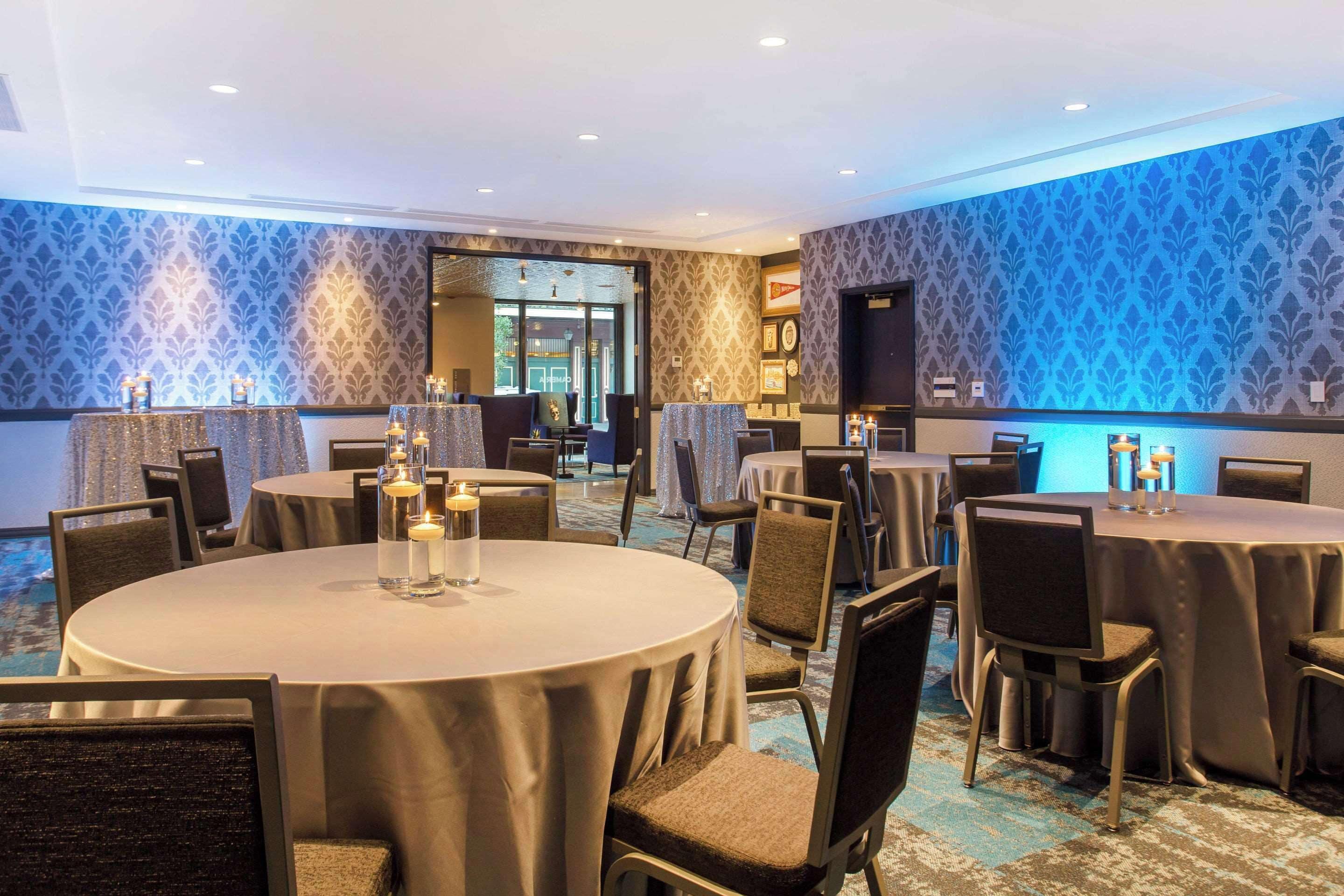 Cambria Downtown Warehouse District Hotel 4*