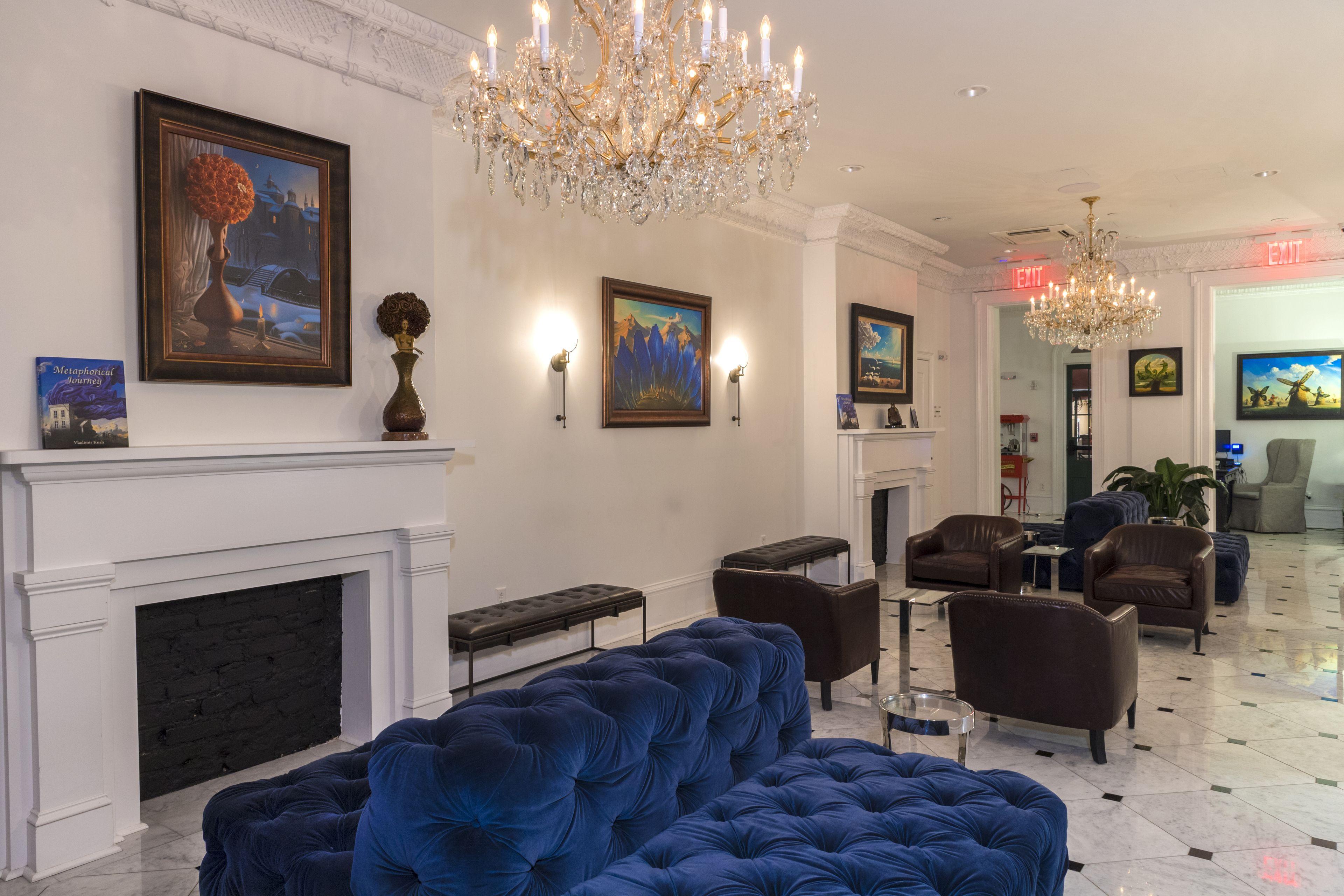 Royal Frenchmen And Bar 4*