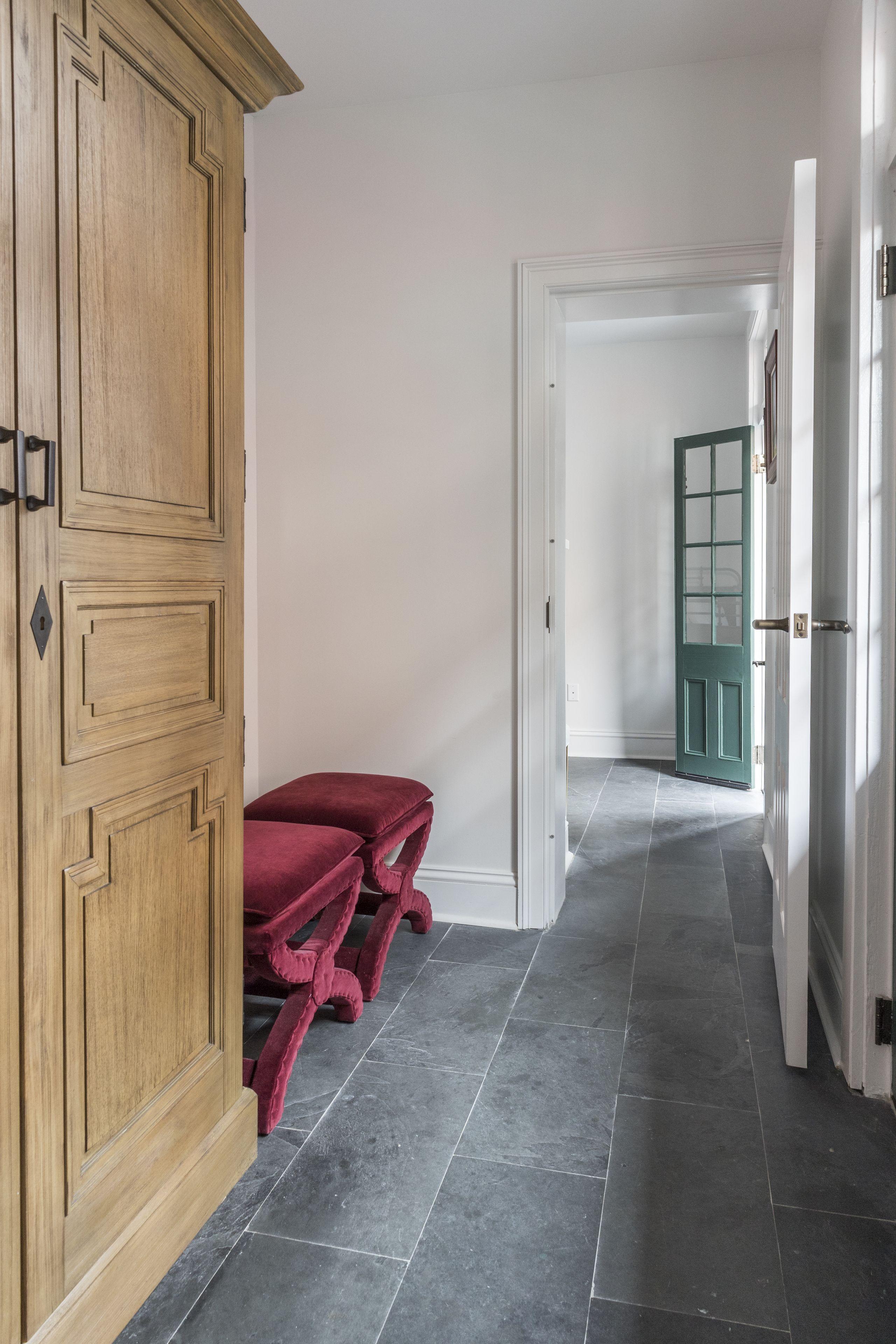 Royal Frenchmen And Bar Hotel