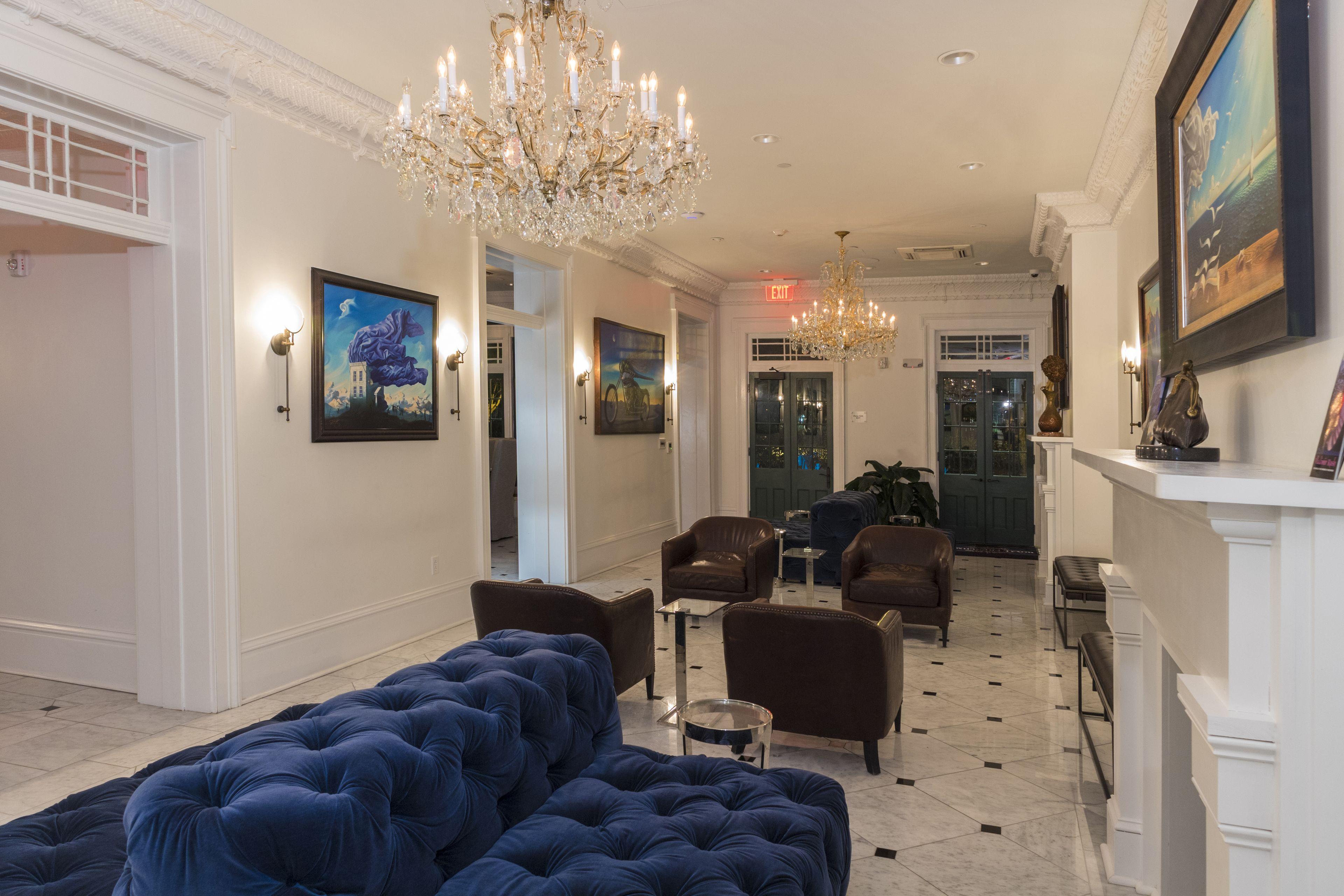 Royal Frenchmen And Bar Hotel New Orleans