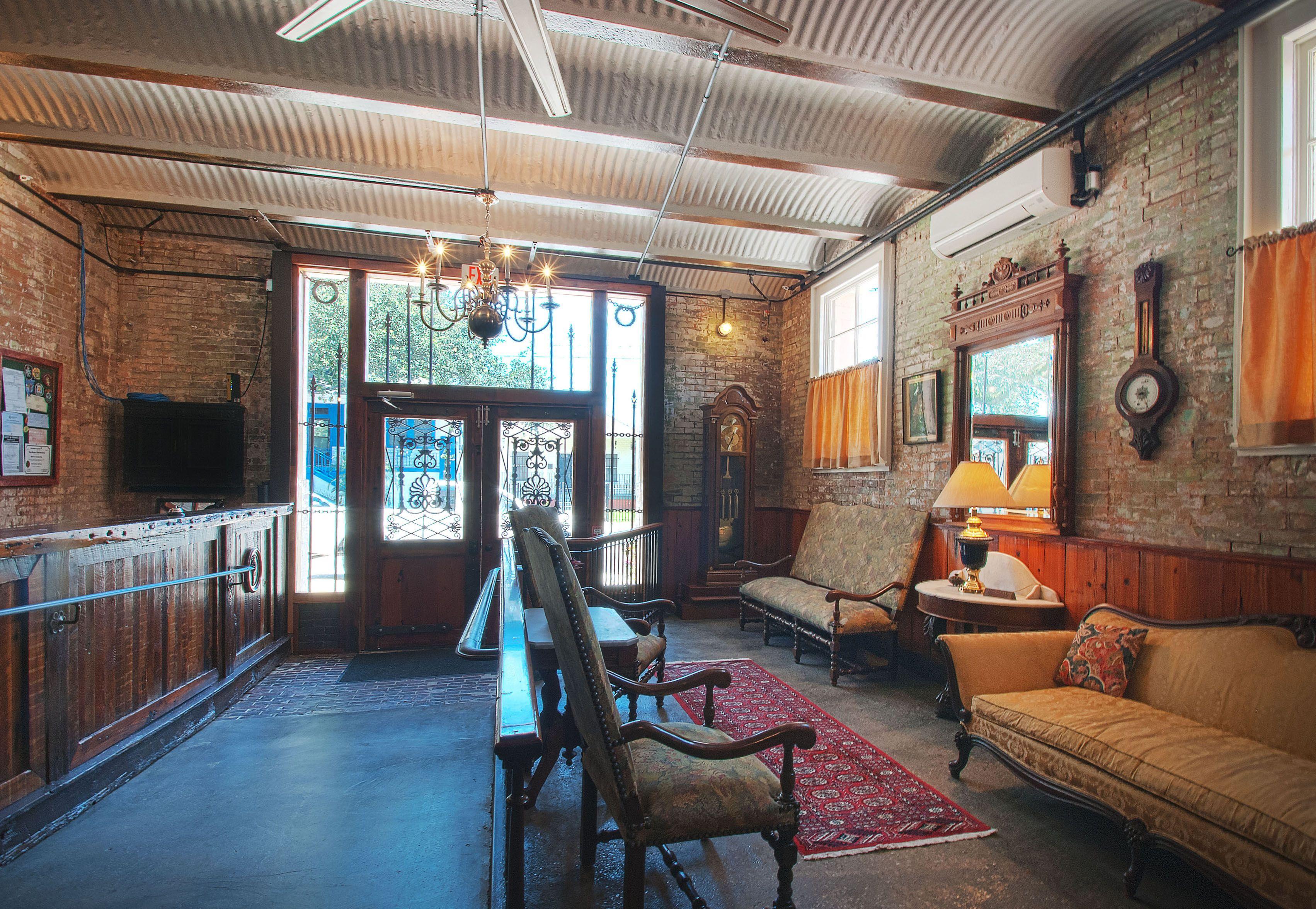 Bed & Breakfast At The Old Jail New Orleans