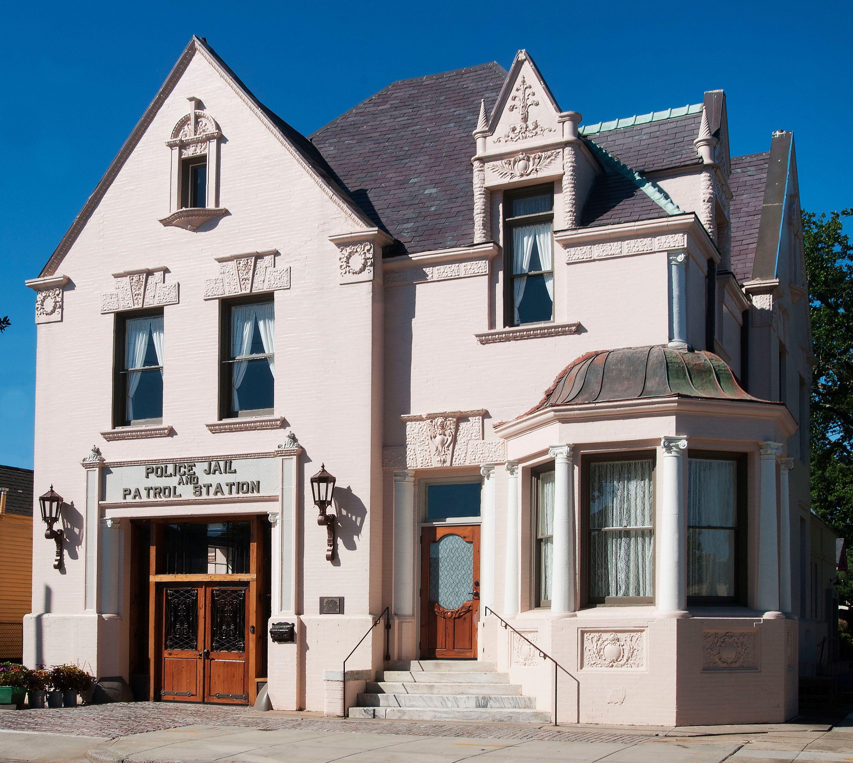 At The Old Jail 3* New Orleans