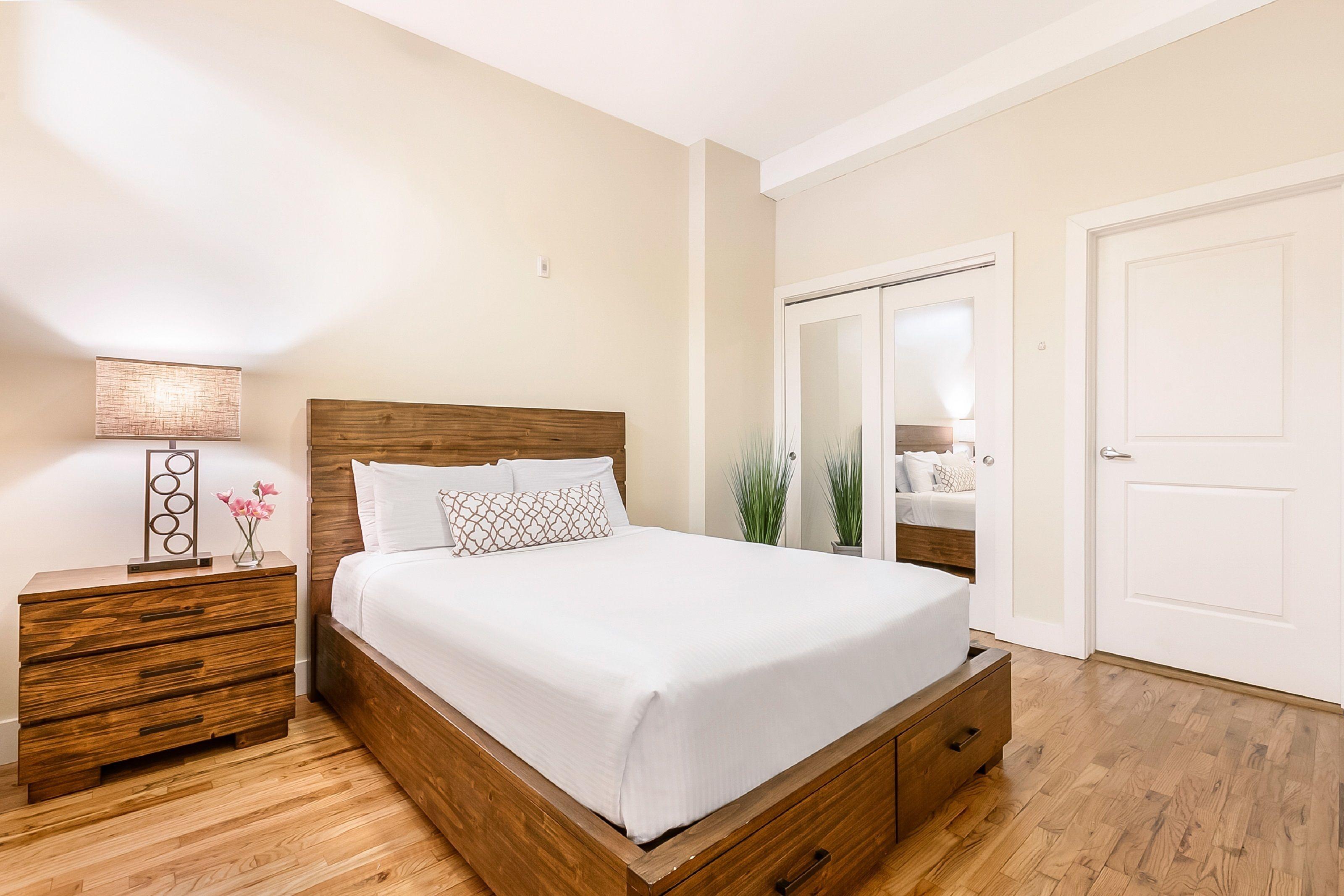 Stunning - Near Fq And Bourbon 4*