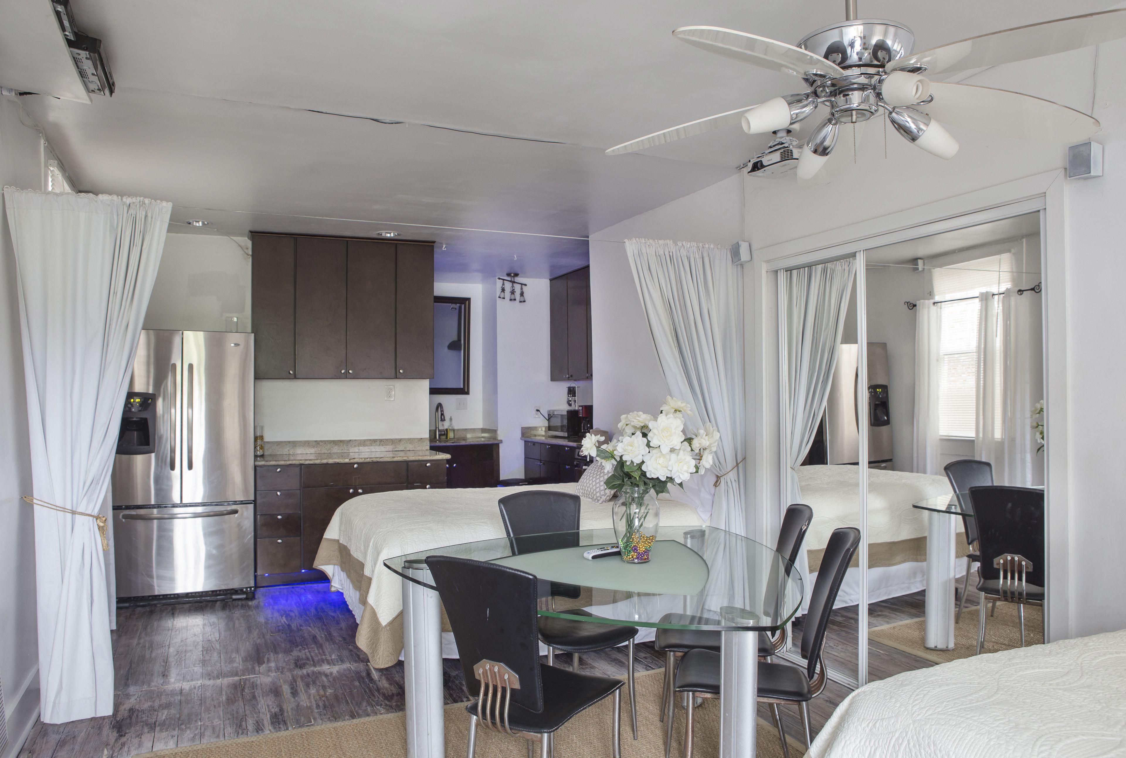 Magazine Mansion Motel 3*