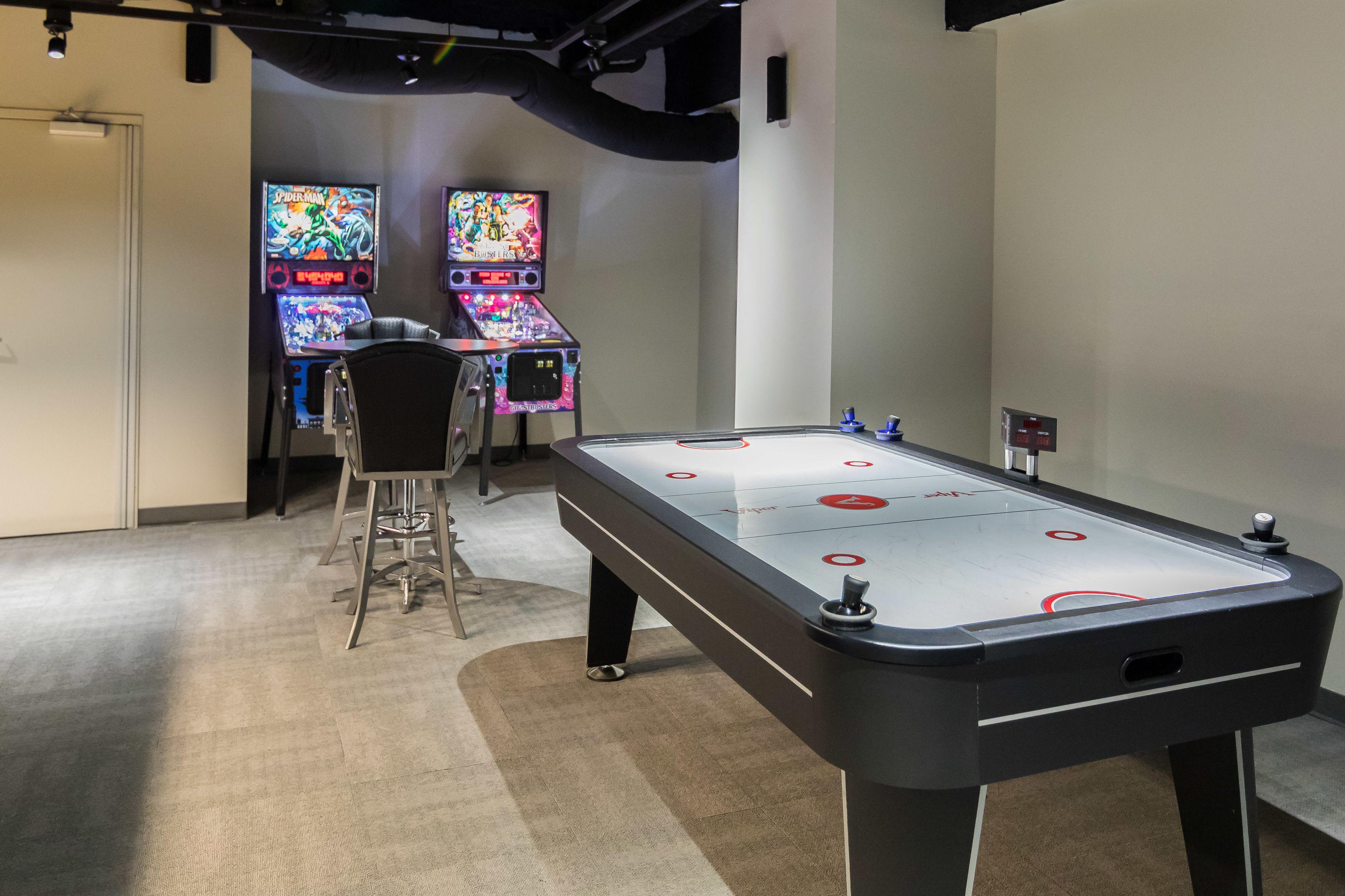 California Building By Hosteeva Apartment