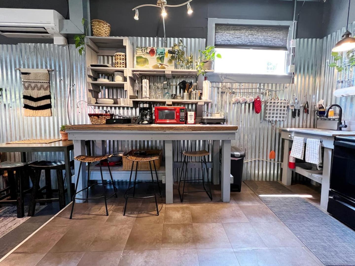 Algiers Point Near Ferry To French Q Hotel New Orleans