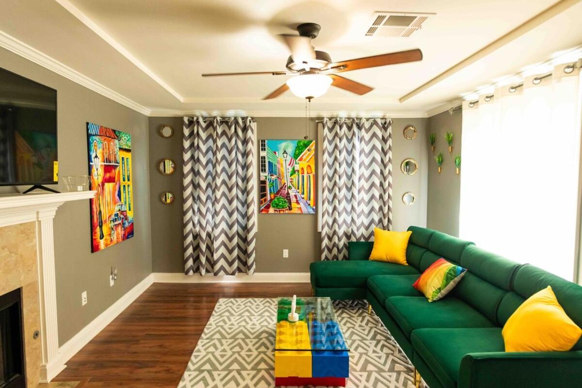 Gentilly With Off Street Parking And Jacuzzi Style Tub Holiday home *