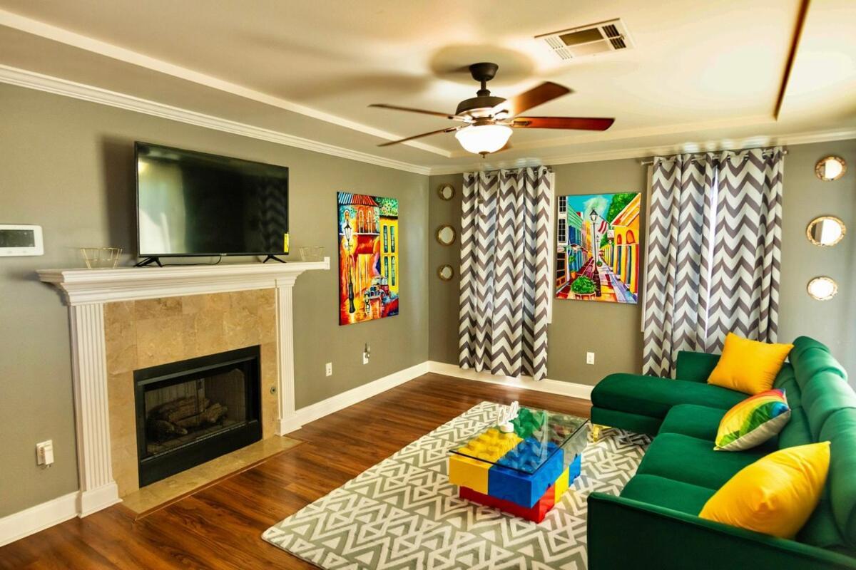 Gentilly With Off Street Parking And Jacuzzi Style Tub Holiday home *