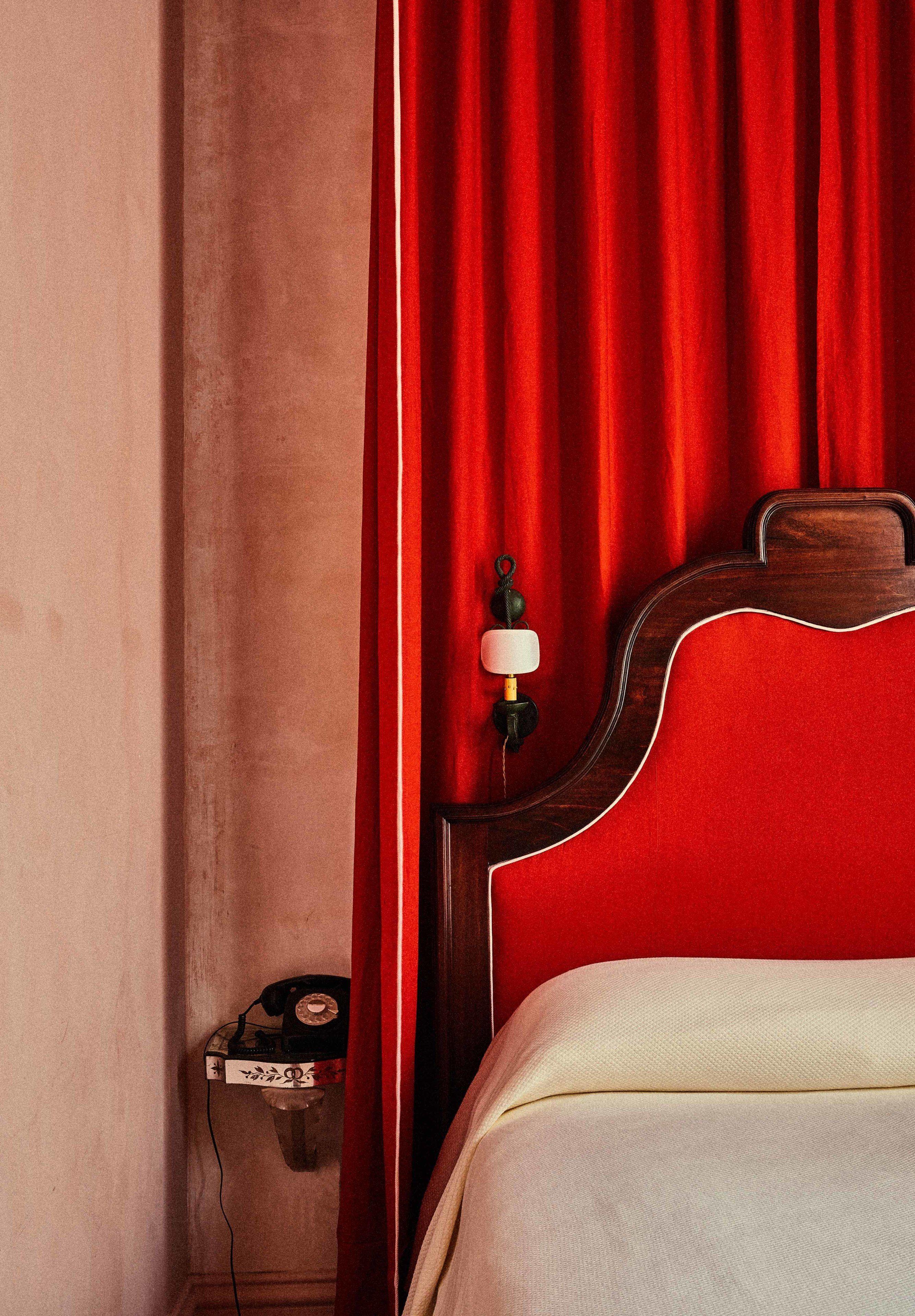 Peter And Paul, An Ash Hotel