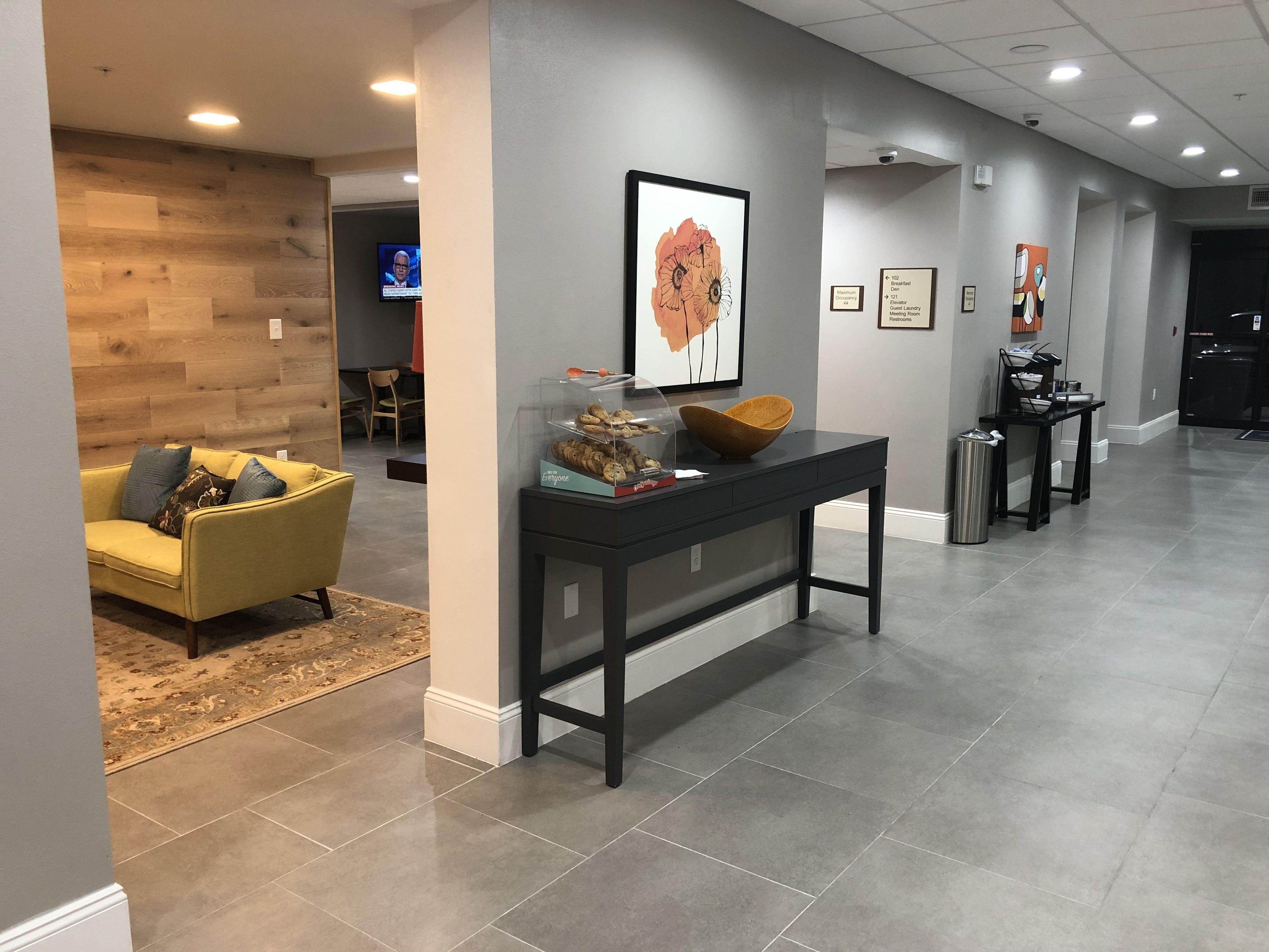 Country & By Radisson, I-10 East, La New Orleans