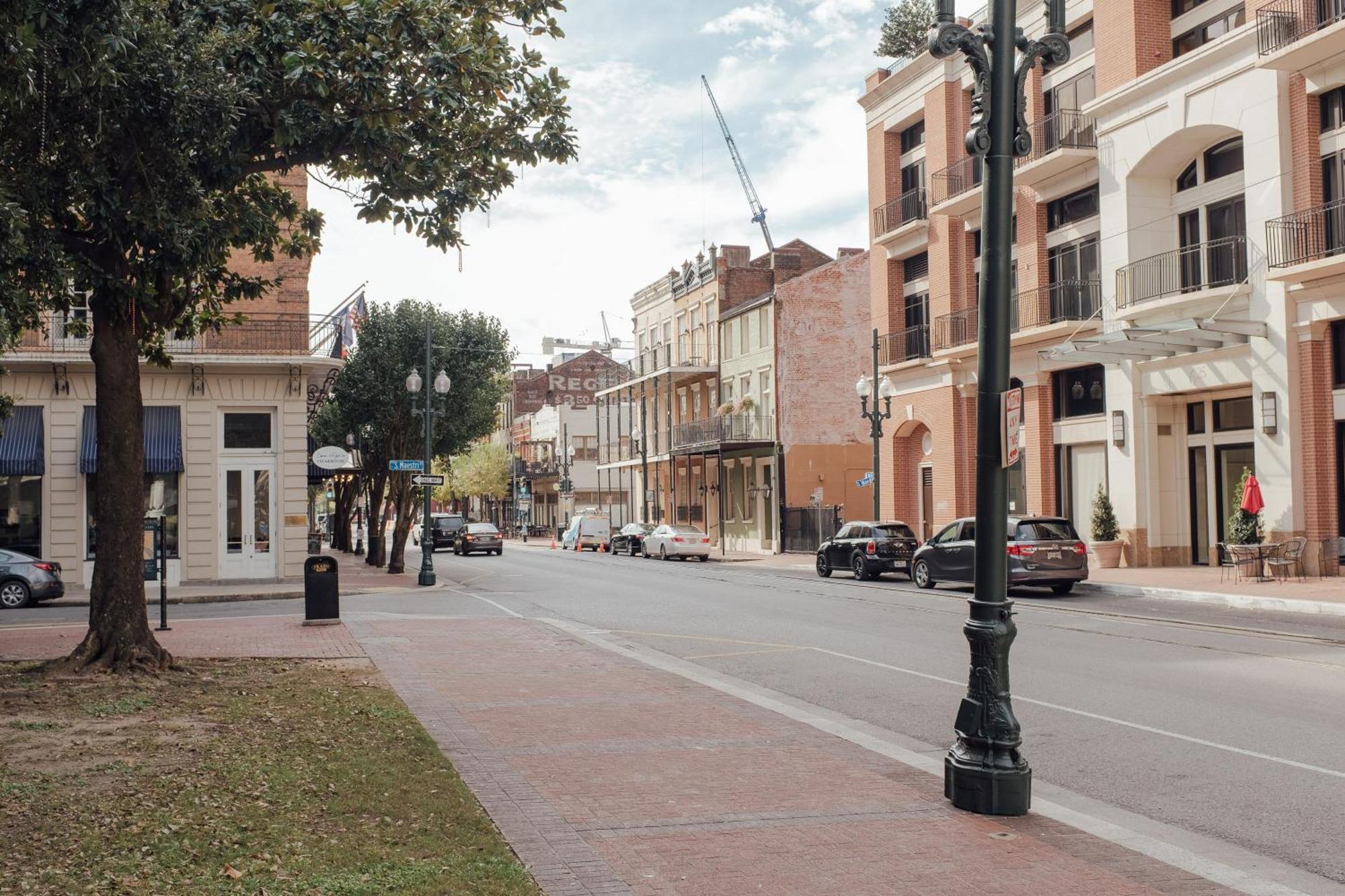 The Luzianne Apartment *