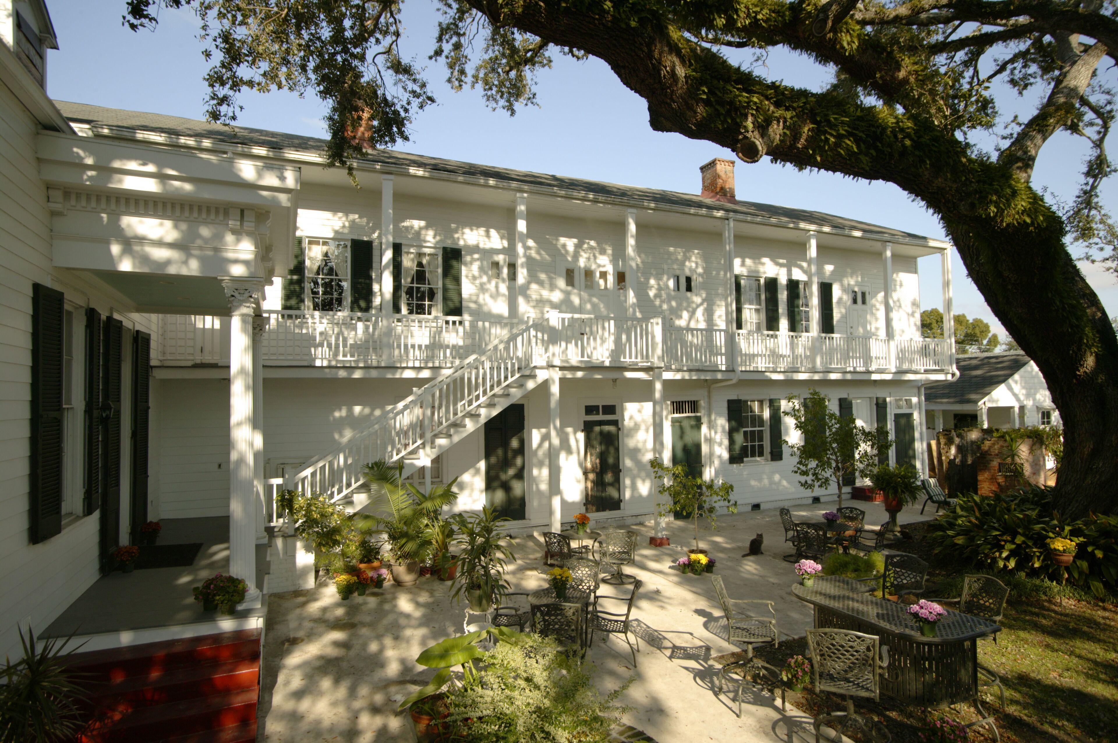 Ashton's Bed & Breakfast 4*