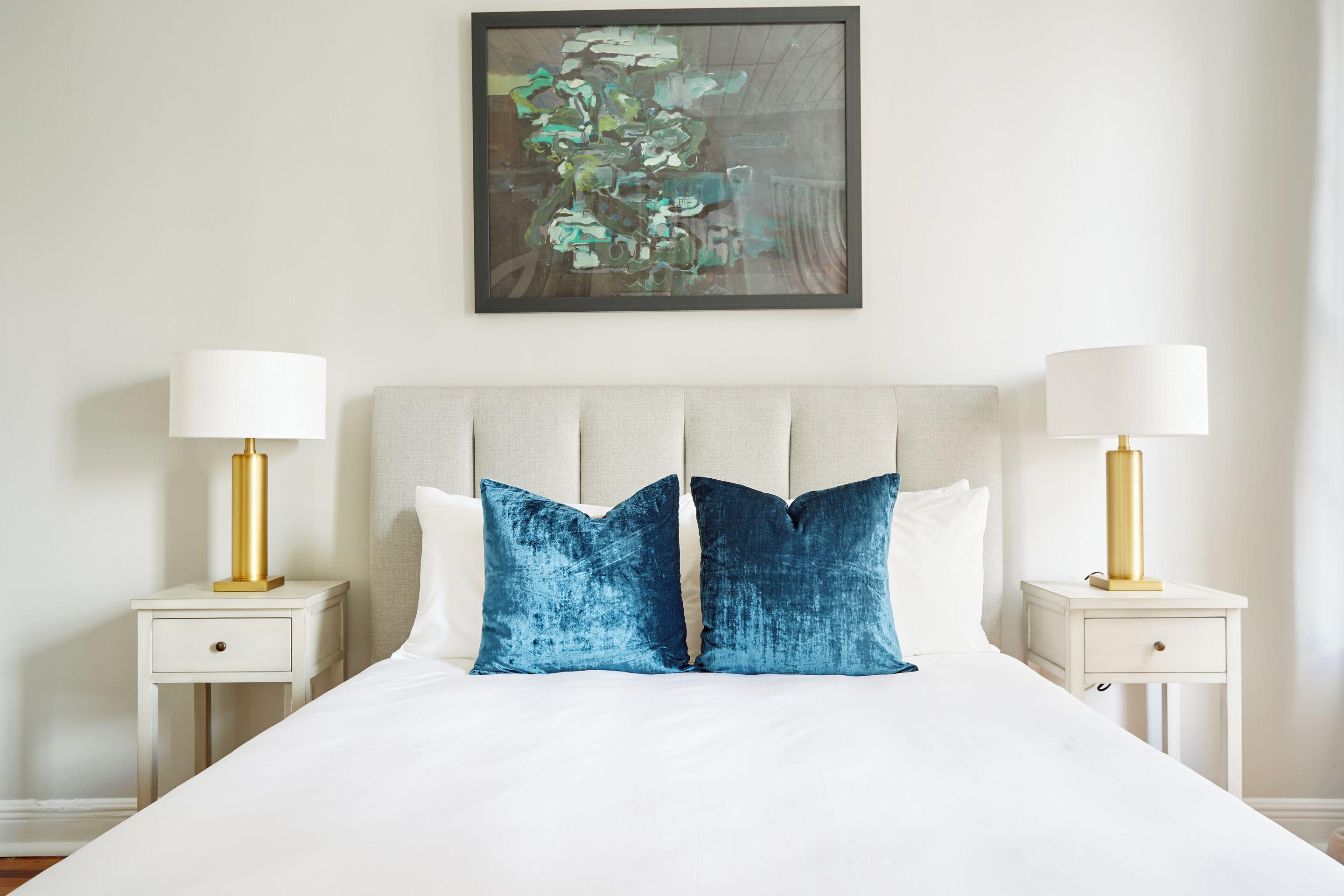 Sonder Baronne Manor Aparthotel