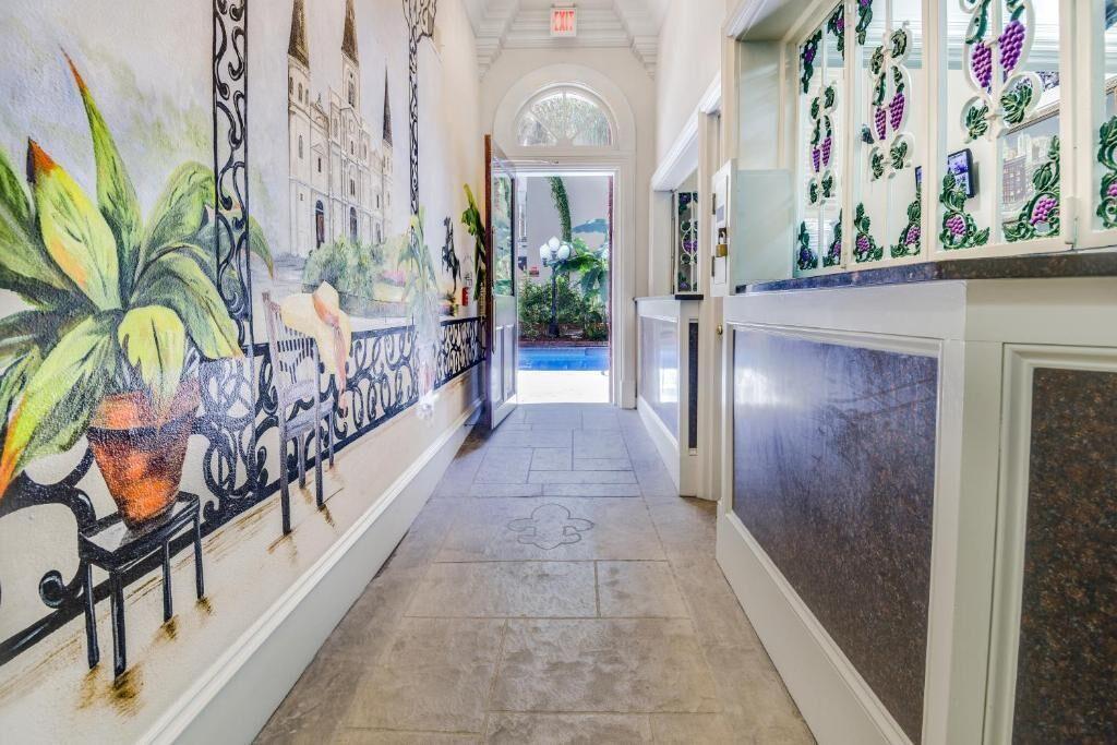 Chateau Orleans Aparthotel