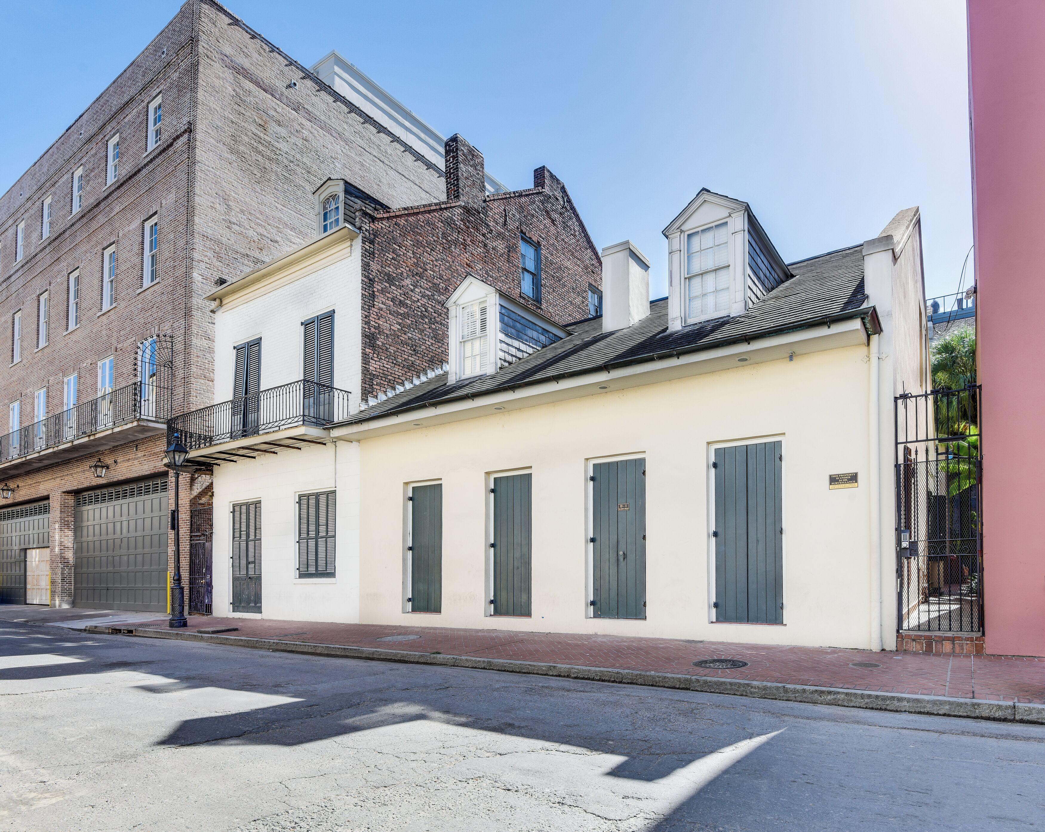 Chateau Orleans Aparthotel