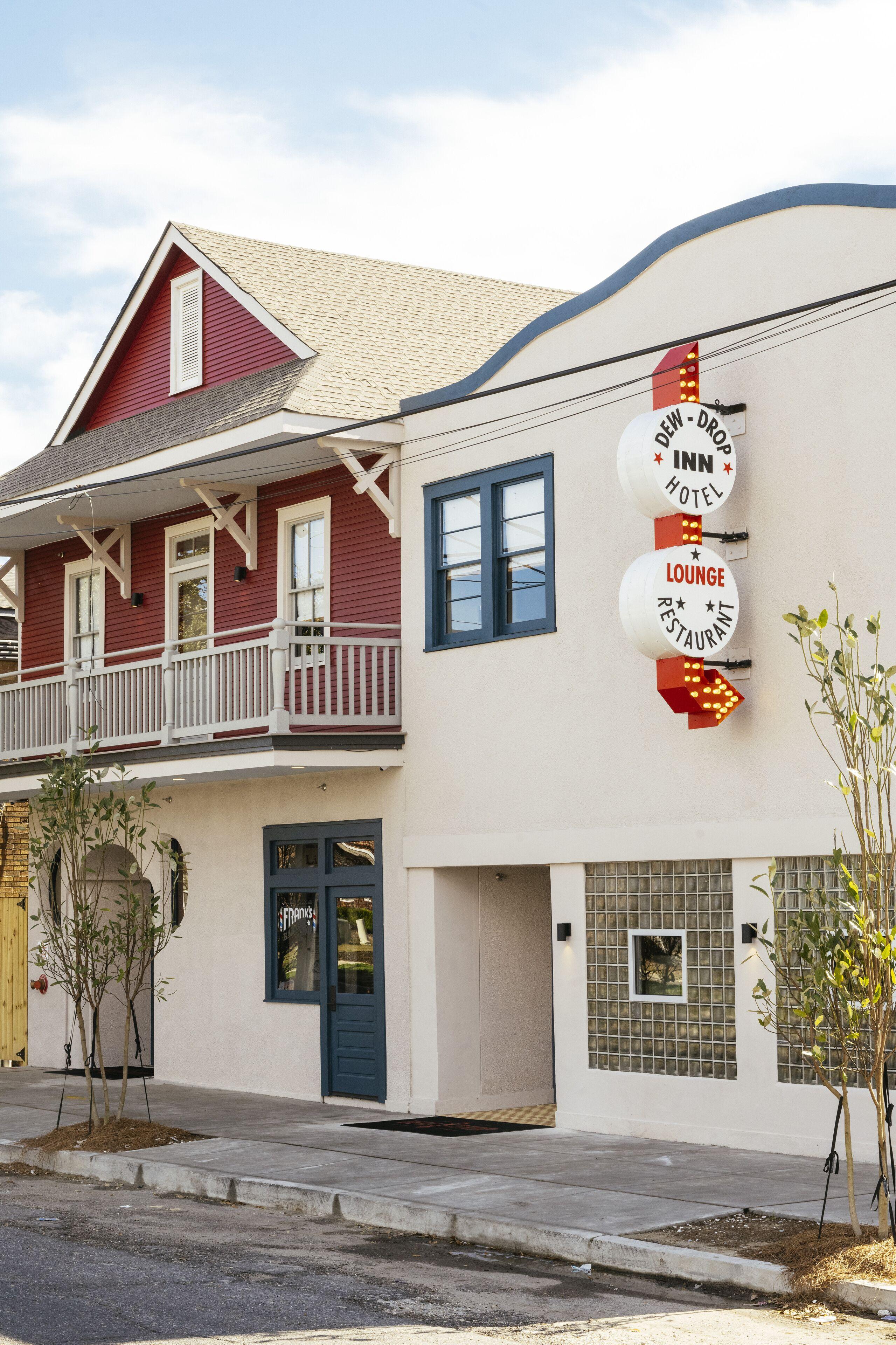 Dew Drop & Lounge