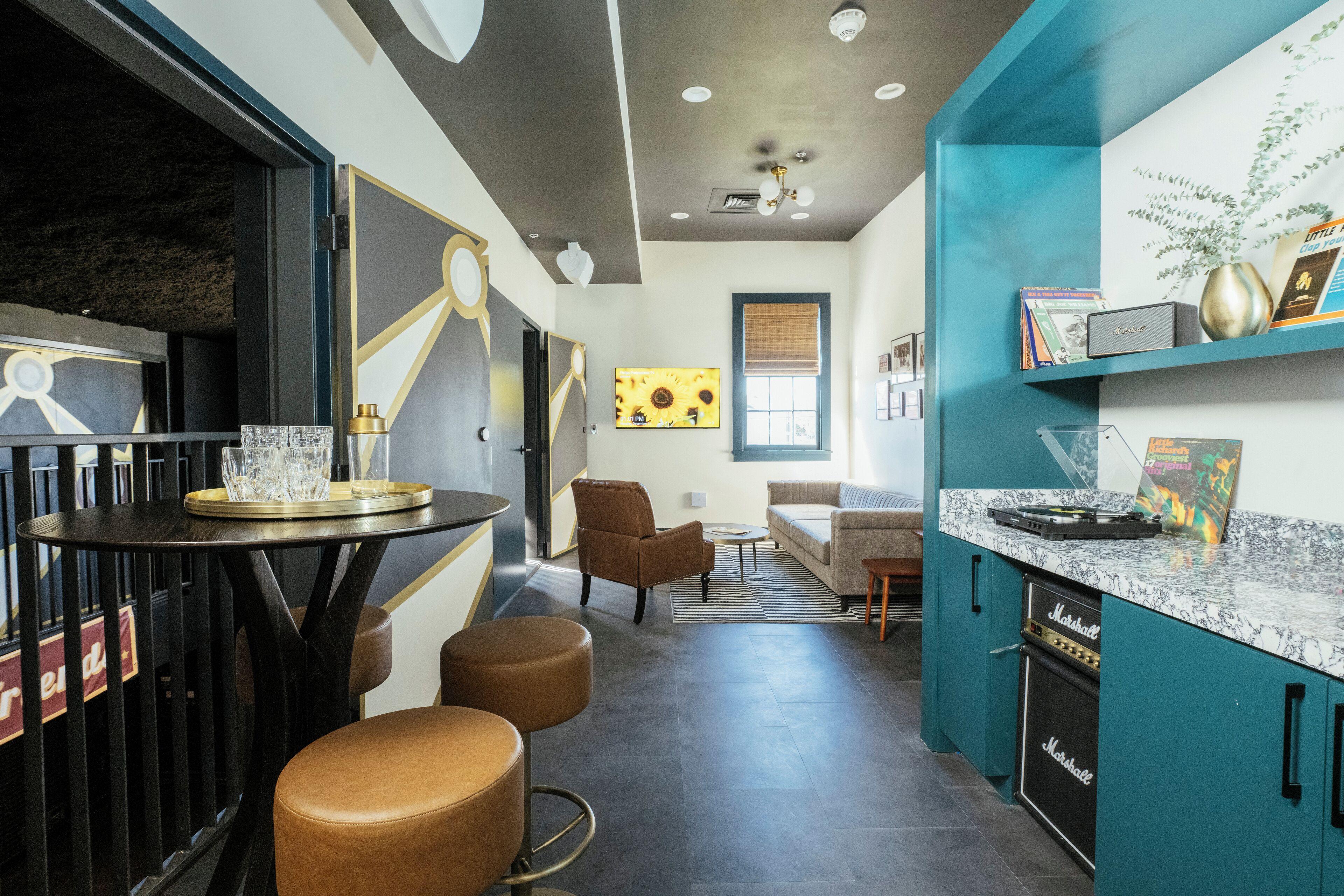 Hotel Dew Drop & Lounge New Orleans