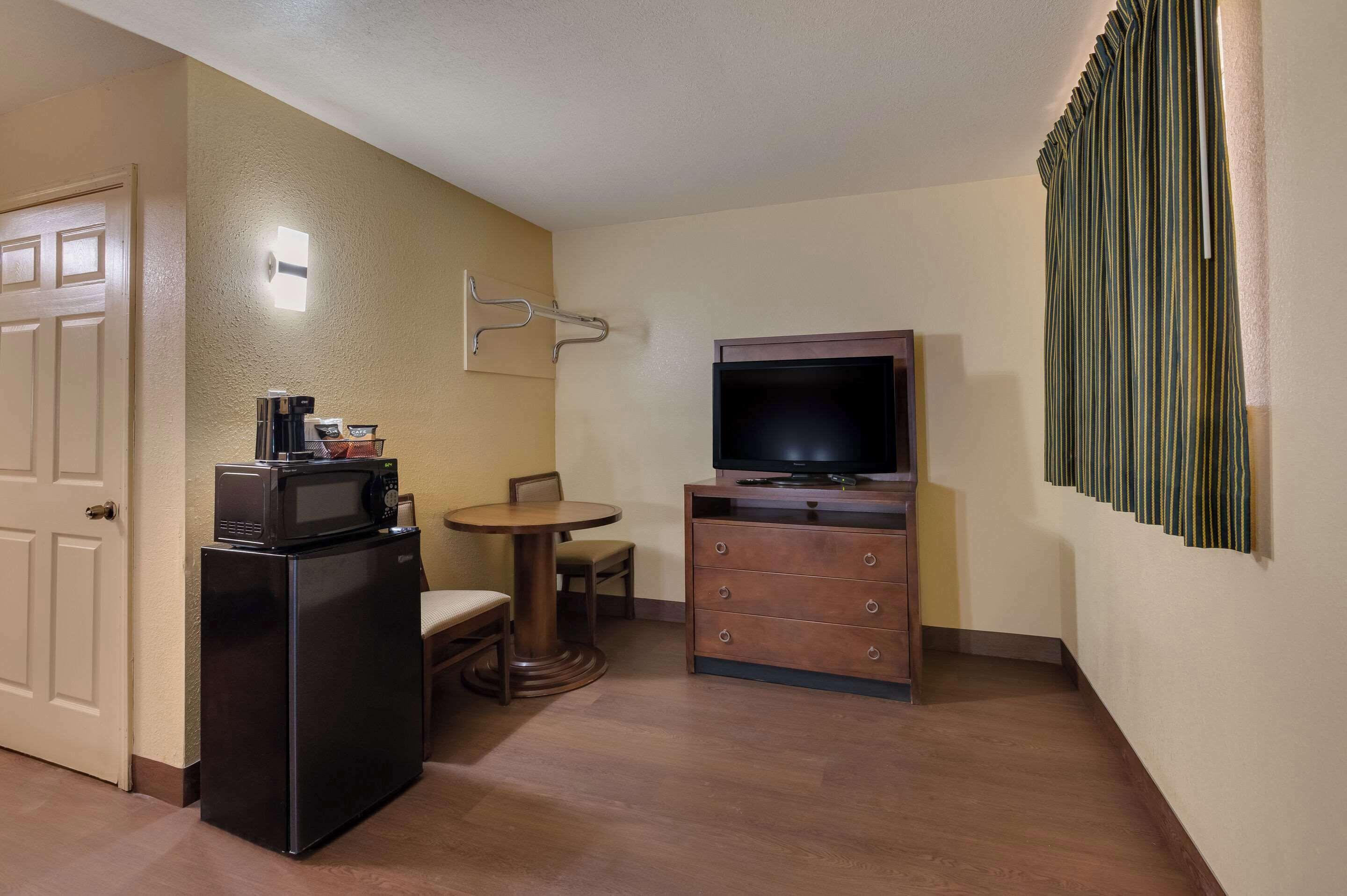 Relax Inn & Suites Hotel New Orleans