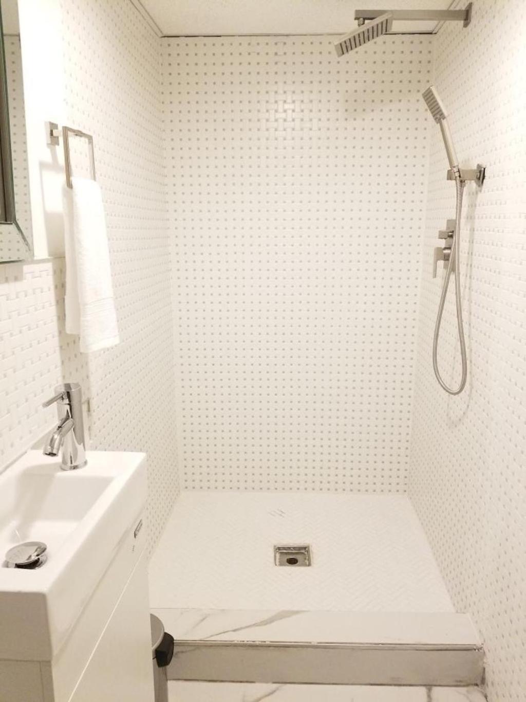 Hotel 7 Br- Sleeps 15! Famous Lakefront Amazing Property! 4*