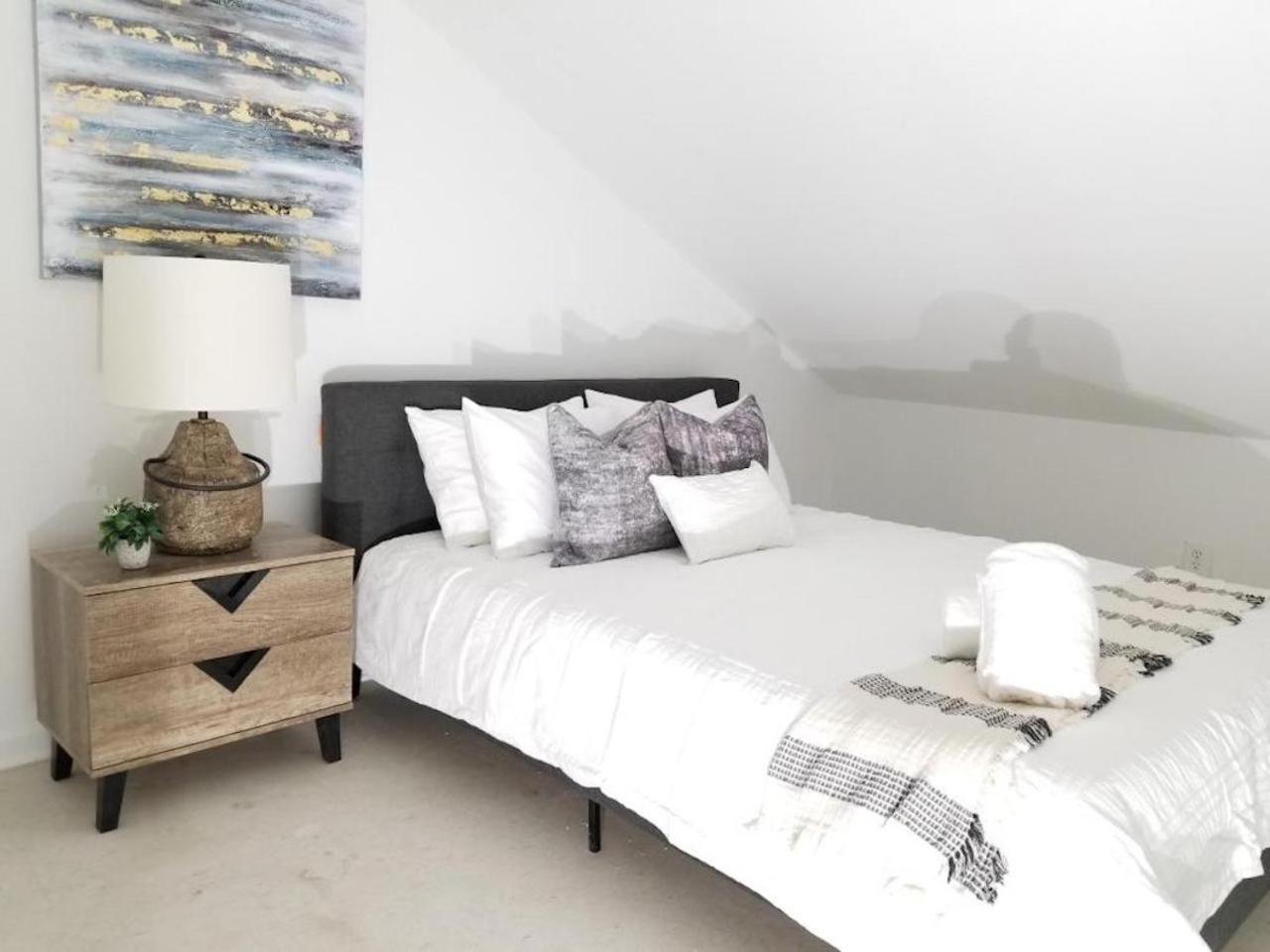 9br-sleeps 19. Amazing Deal!! Hotel New Orleans