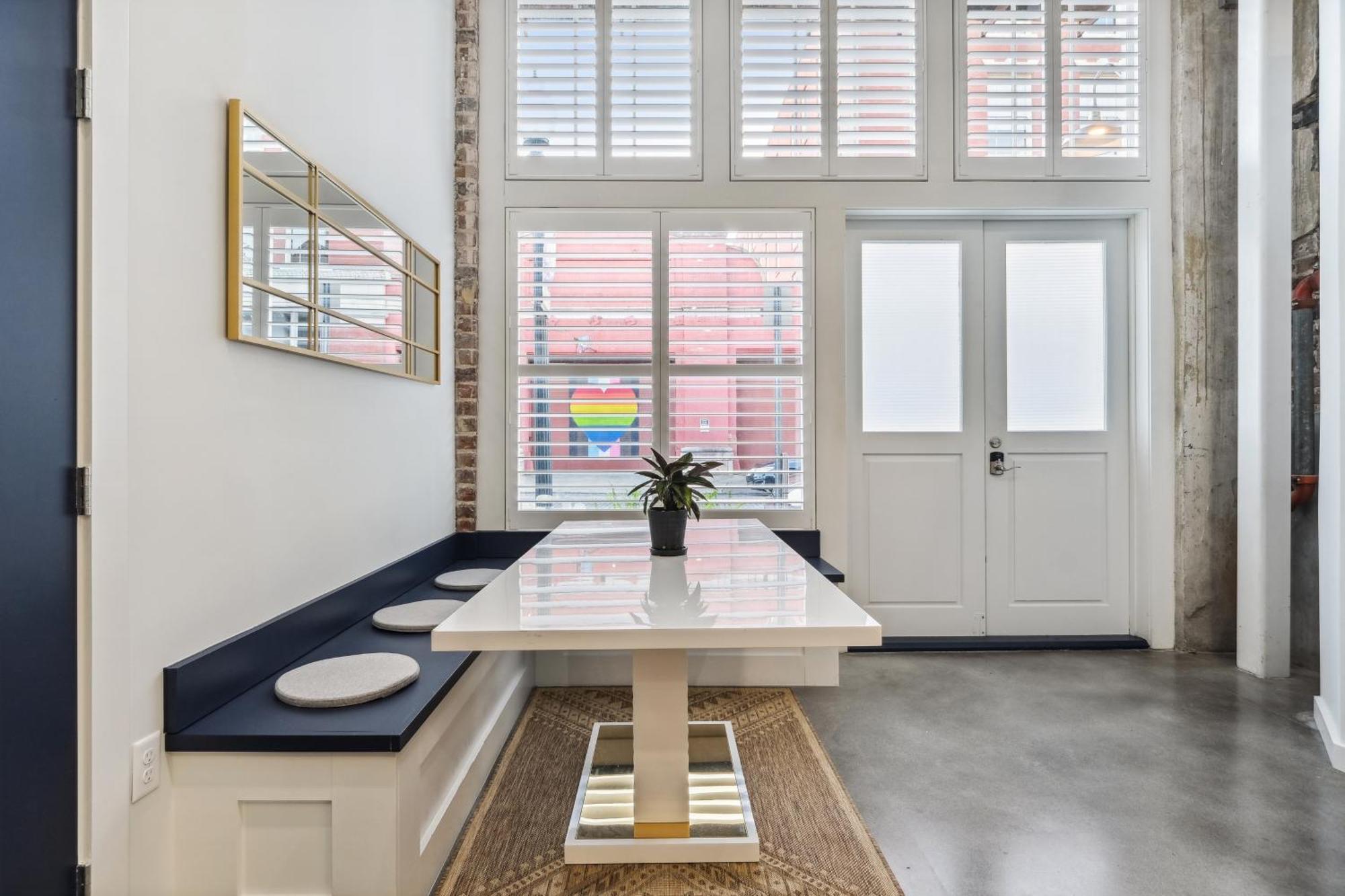 Exquisite Flat In Arts District * New Orleans