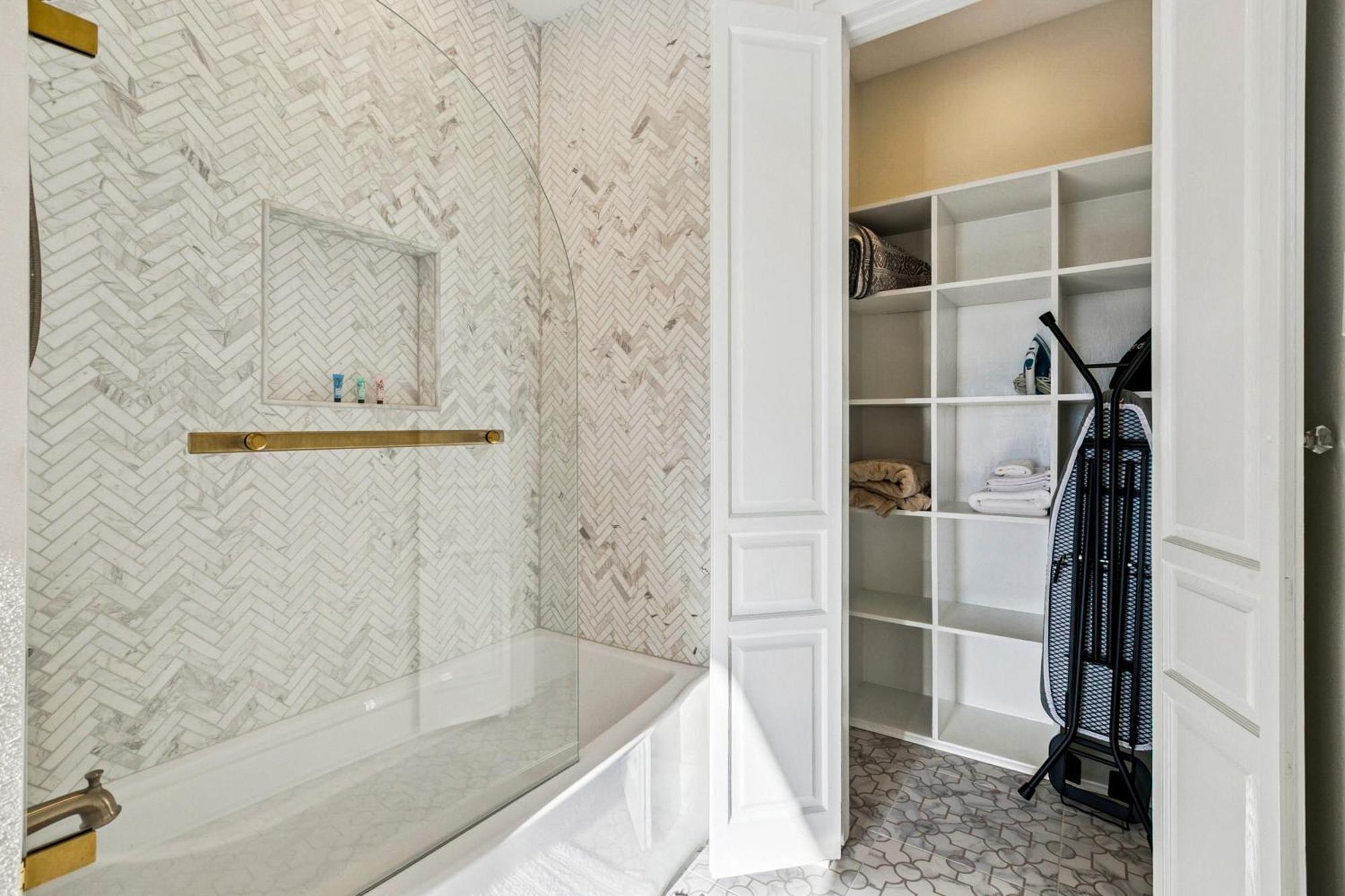 Apartment Stylish & Spacious In New Orleans